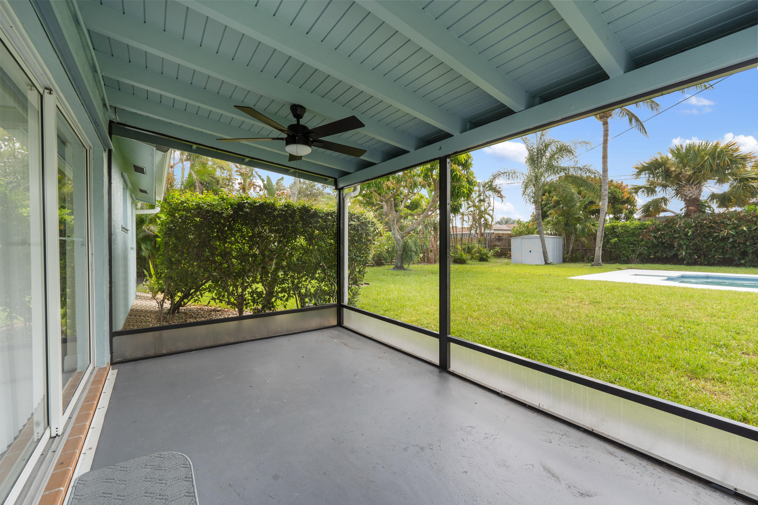BRENTWOOD - Residential Lease
