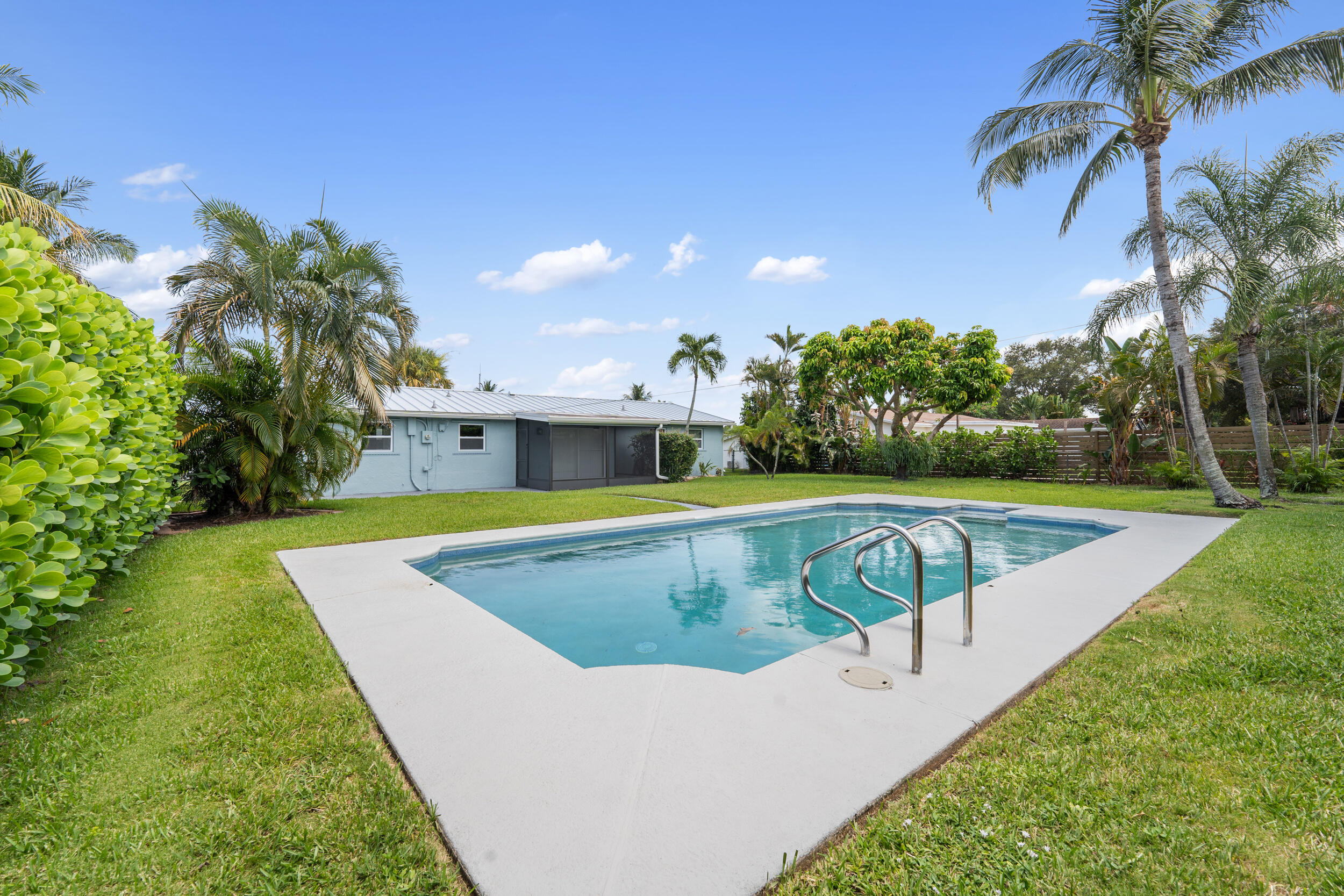 BRENTWOOD - Residential Lease