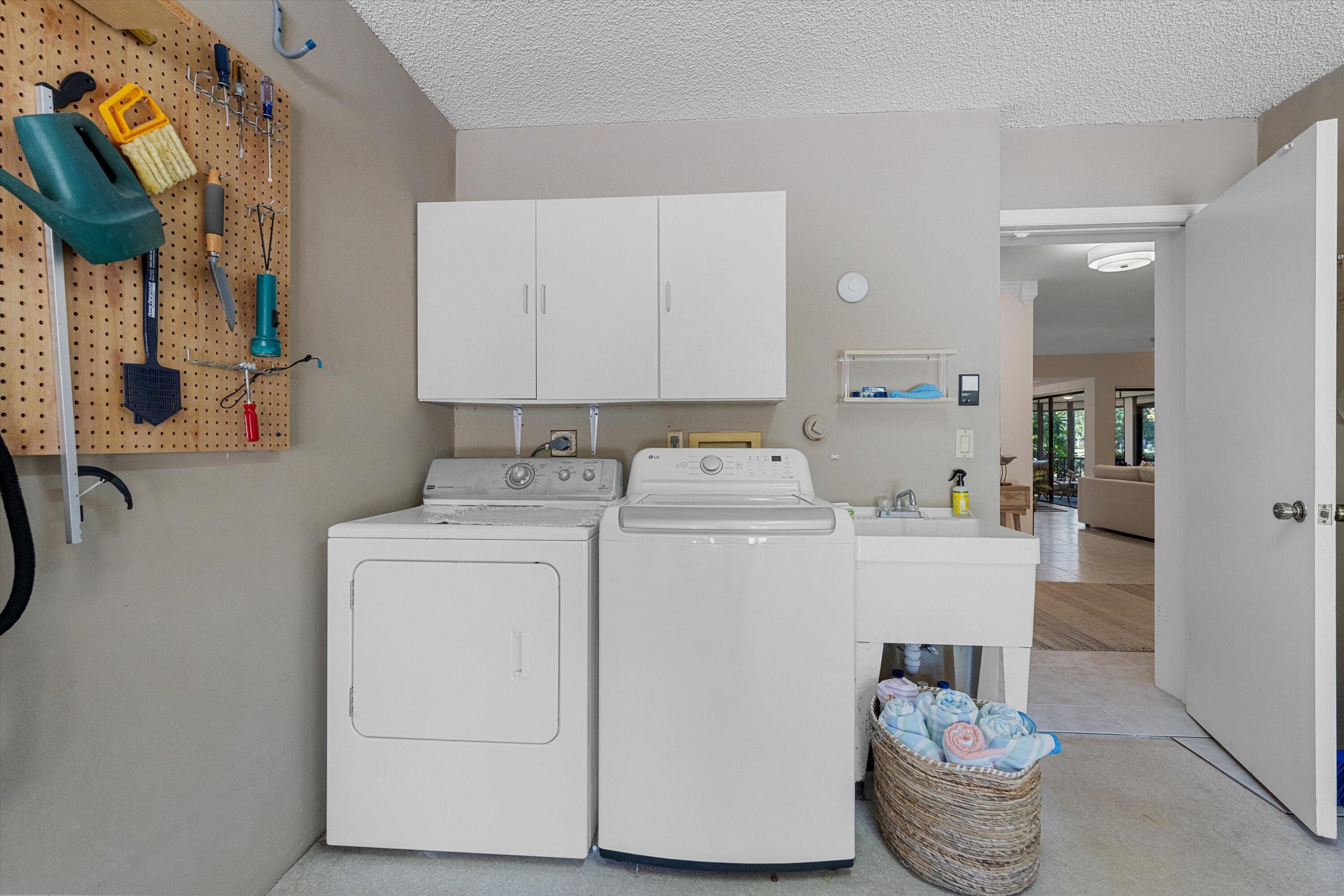 WATERBEND AT JONATHANS LANDING CONDO - Residential
