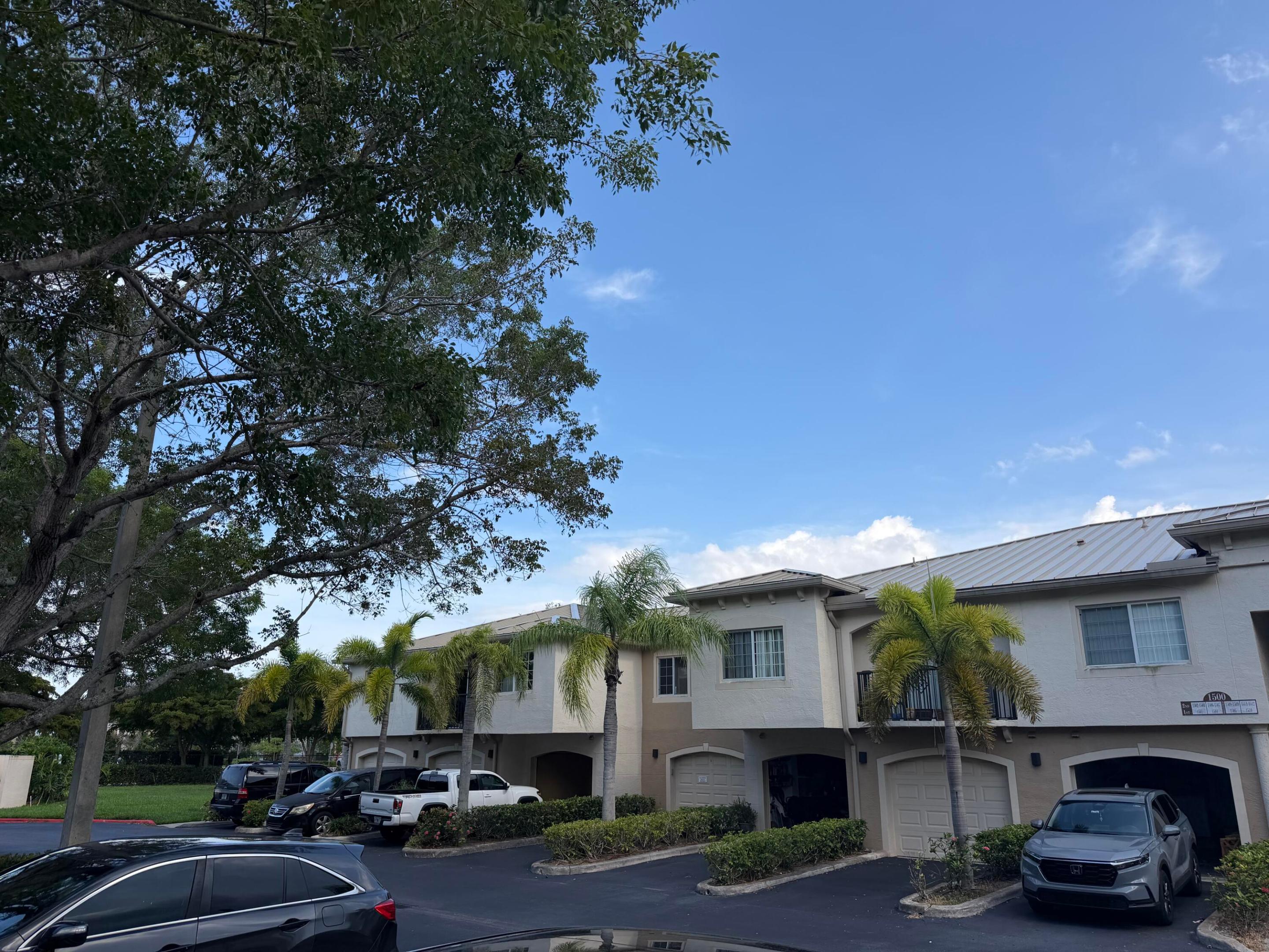 GRAND VIEW AT CRESTWOOD CONDO - Residential Lease
