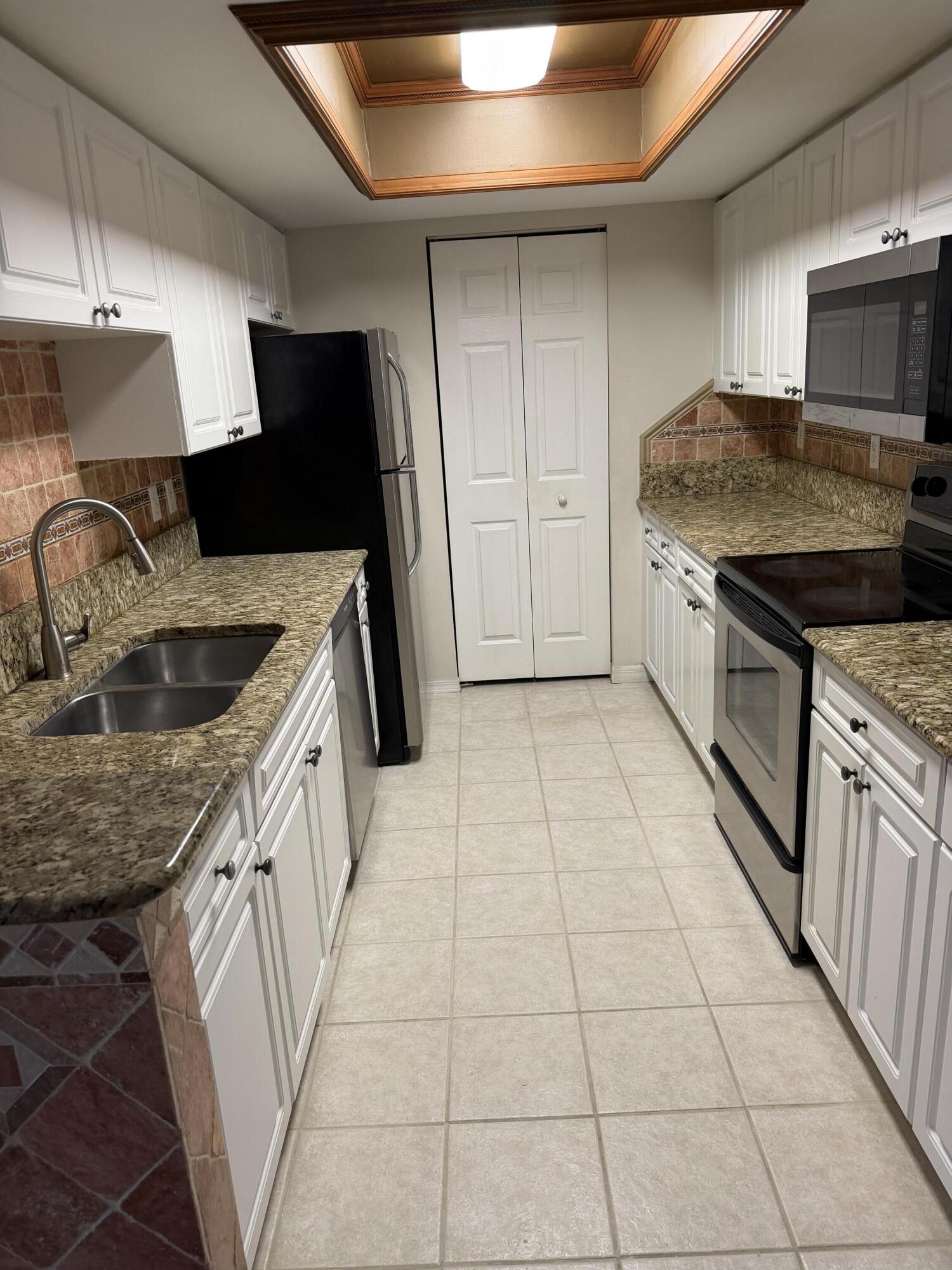 GRAND VIEW AT CRESTWOOD CONDO - Residential Lease