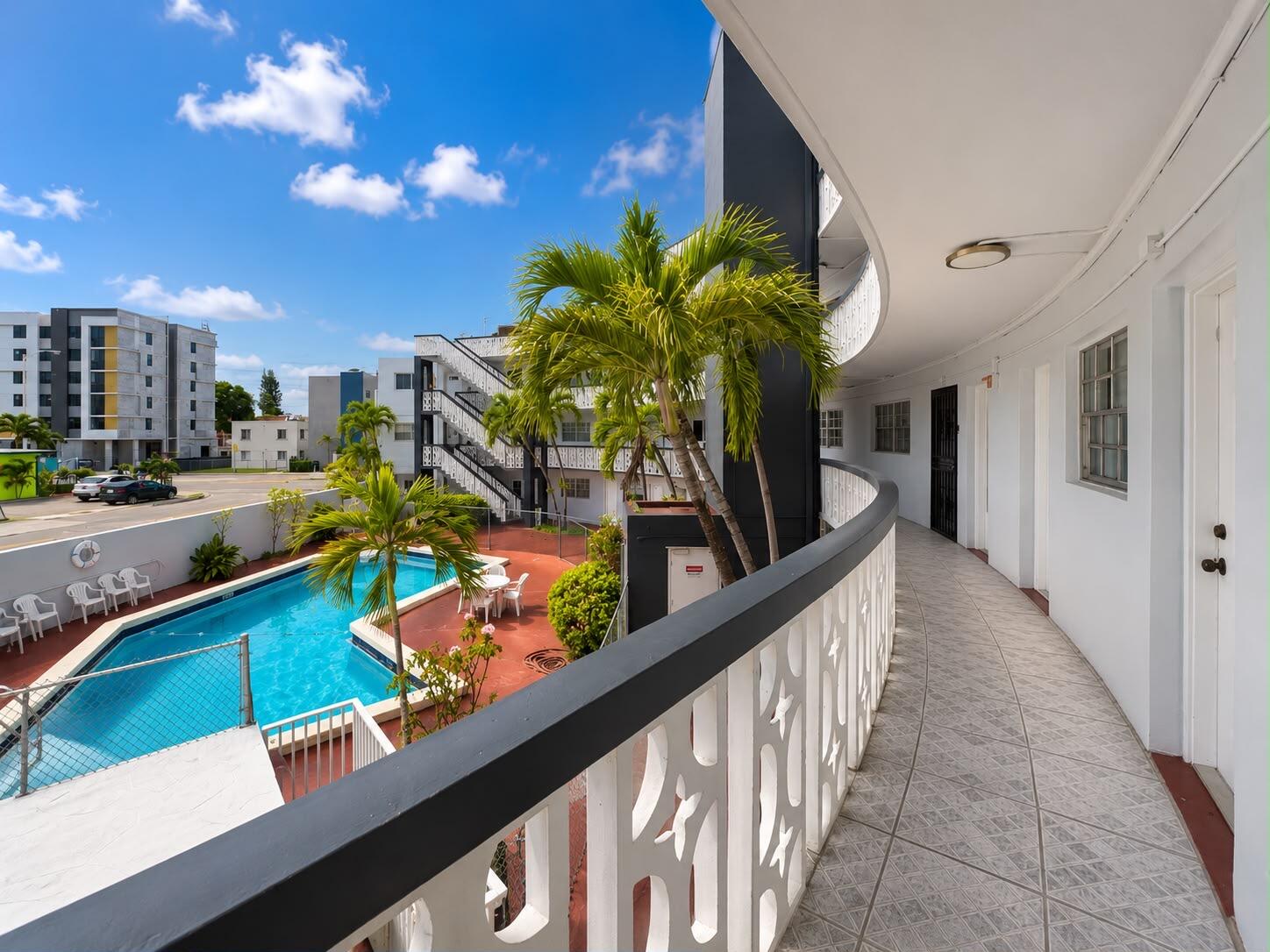 CAROLYNN TOWNHOUSE CONDO - Residential