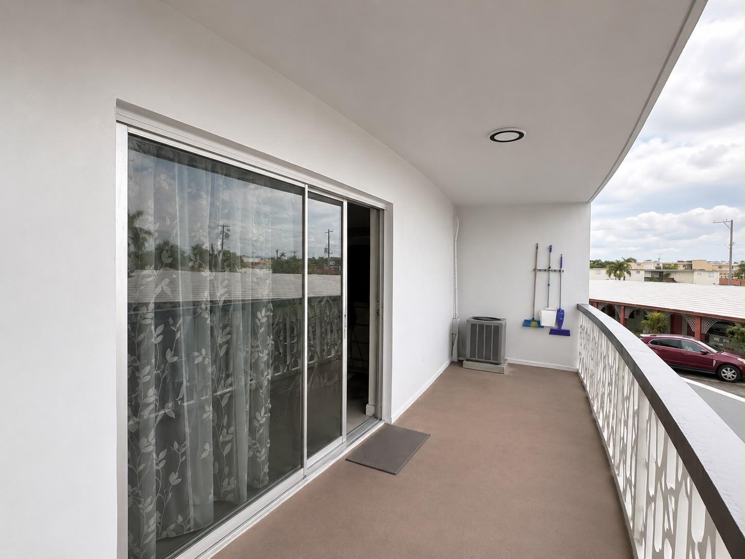 CAROLYNN TOWNHOUSE CONDO - Residential