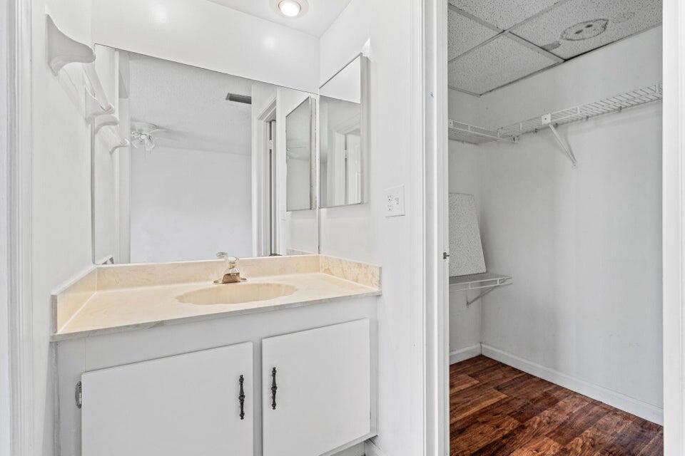 OAK COURT CONDO - Residential