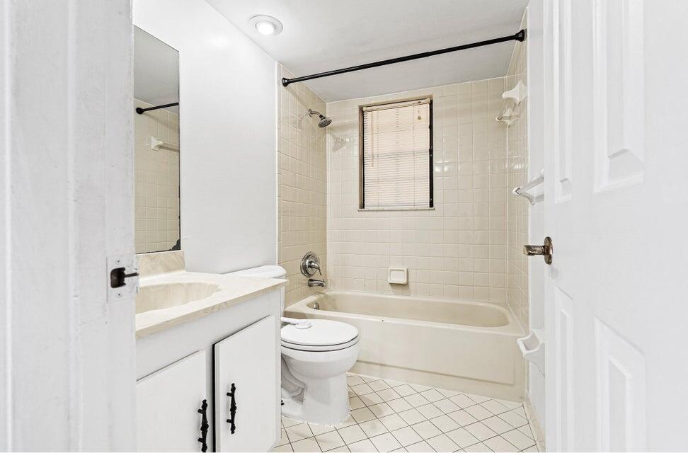 OAK COURT CONDO - Residential