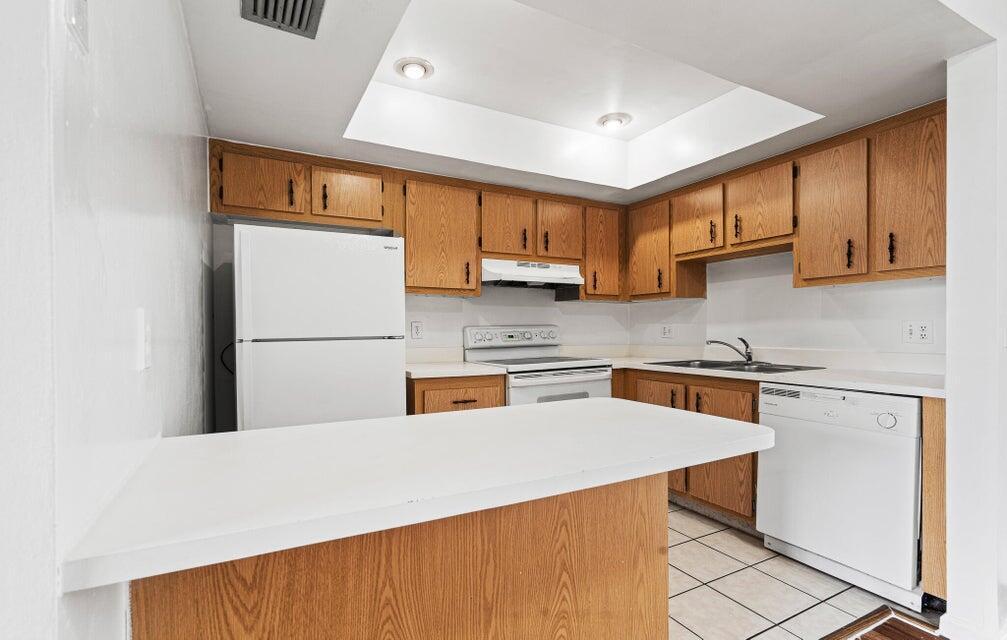 OAK COURT CONDO - Residential