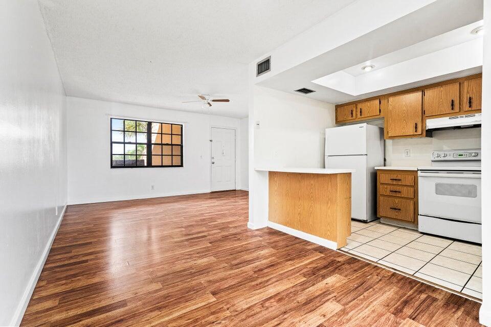 OAK COURT CONDO - Residential