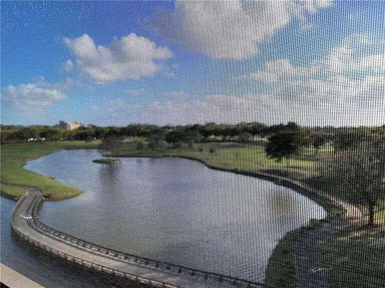 ROLLING HILLS GOLF AND - Residential