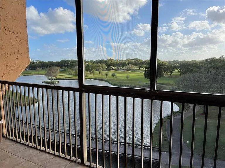 ROLLING HILLS GOLF AND - Residential