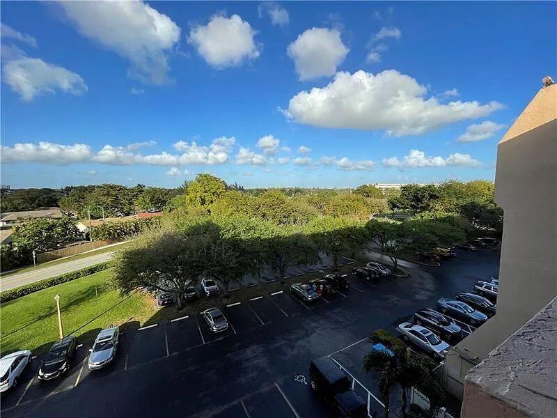 ROLLING HILLS GOLF AND - Residential