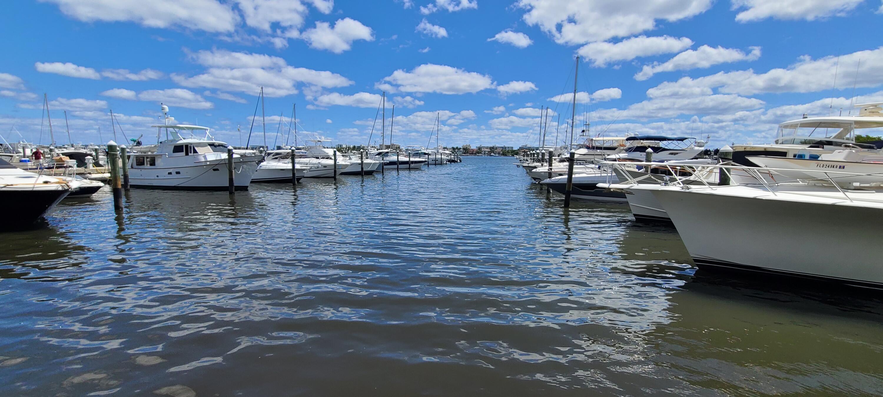 MOORINGS AT LANTANA CONDO 1 - Residential Lease