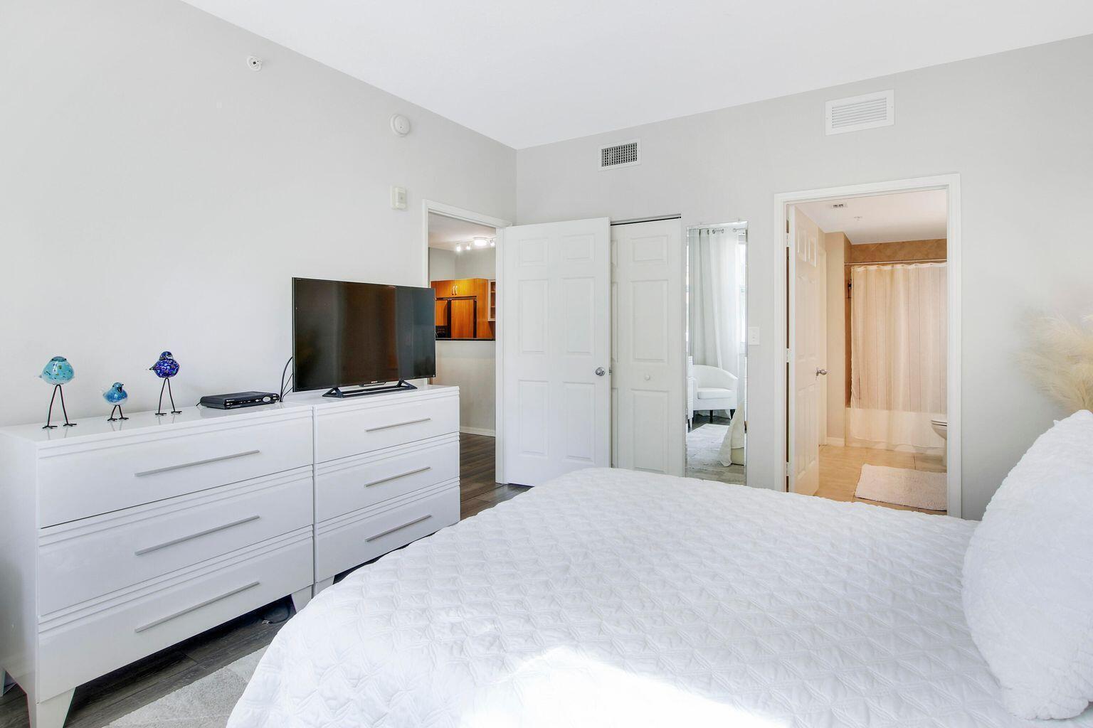 MOORINGS AT LANTANA CONDO 1 - Residential Lease