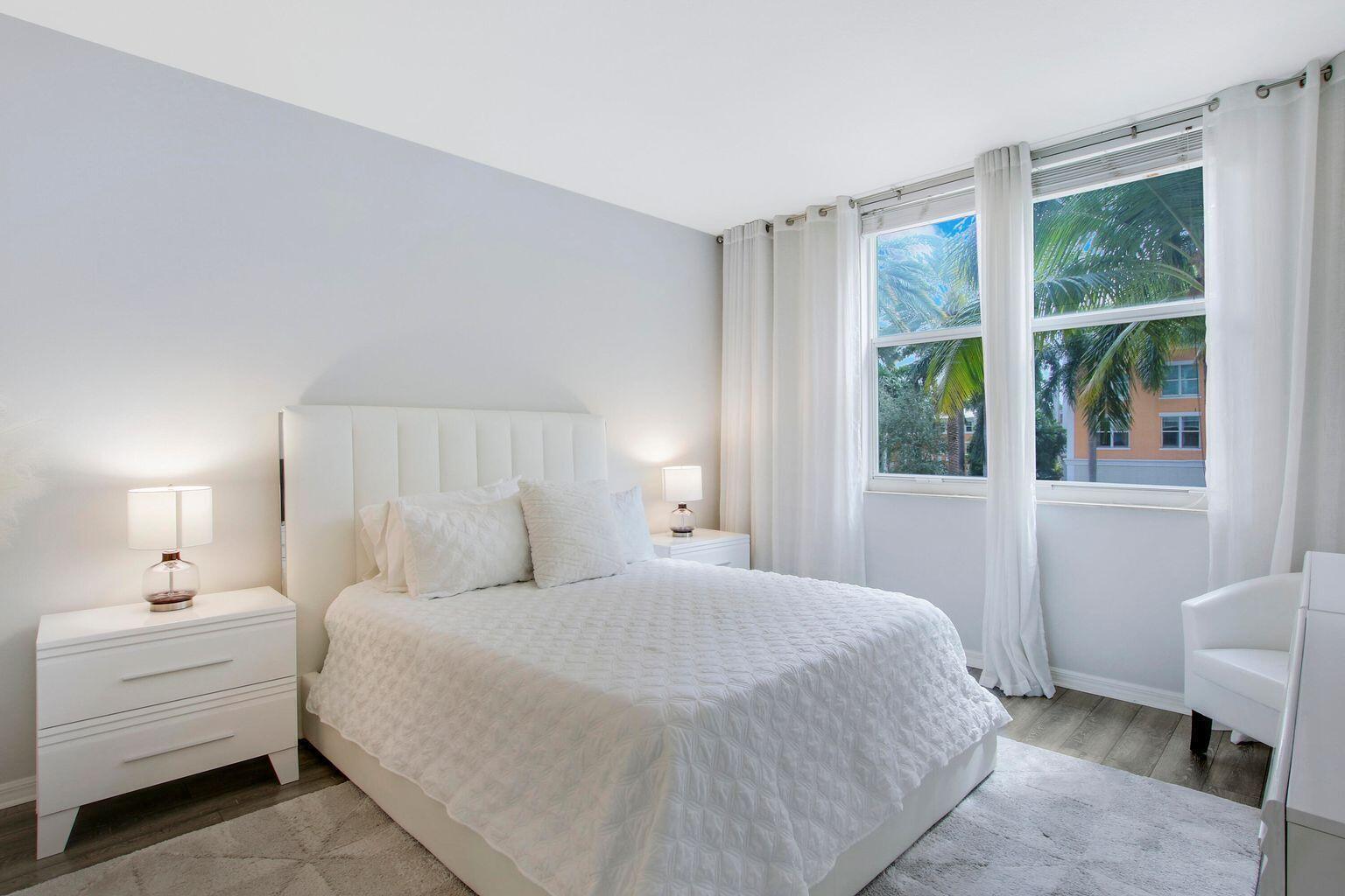 MOORINGS AT LANTANA CONDO 1 - Residential Lease