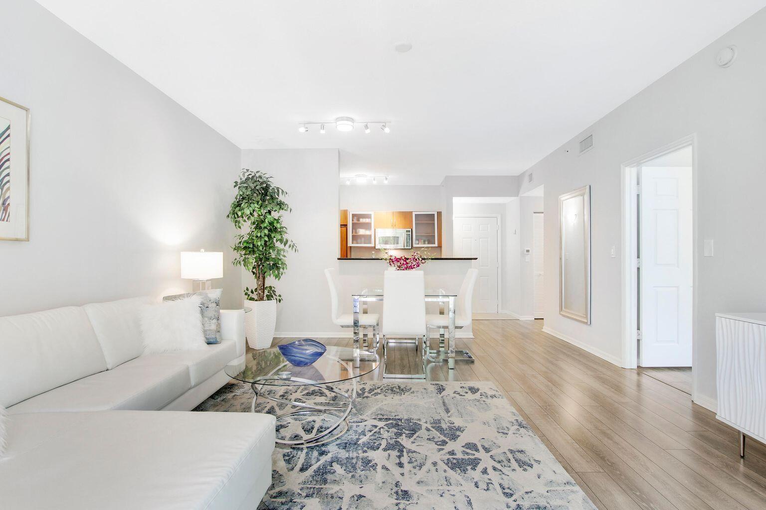 MOORINGS AT LANTANA CONDO 1 - Residential Lease