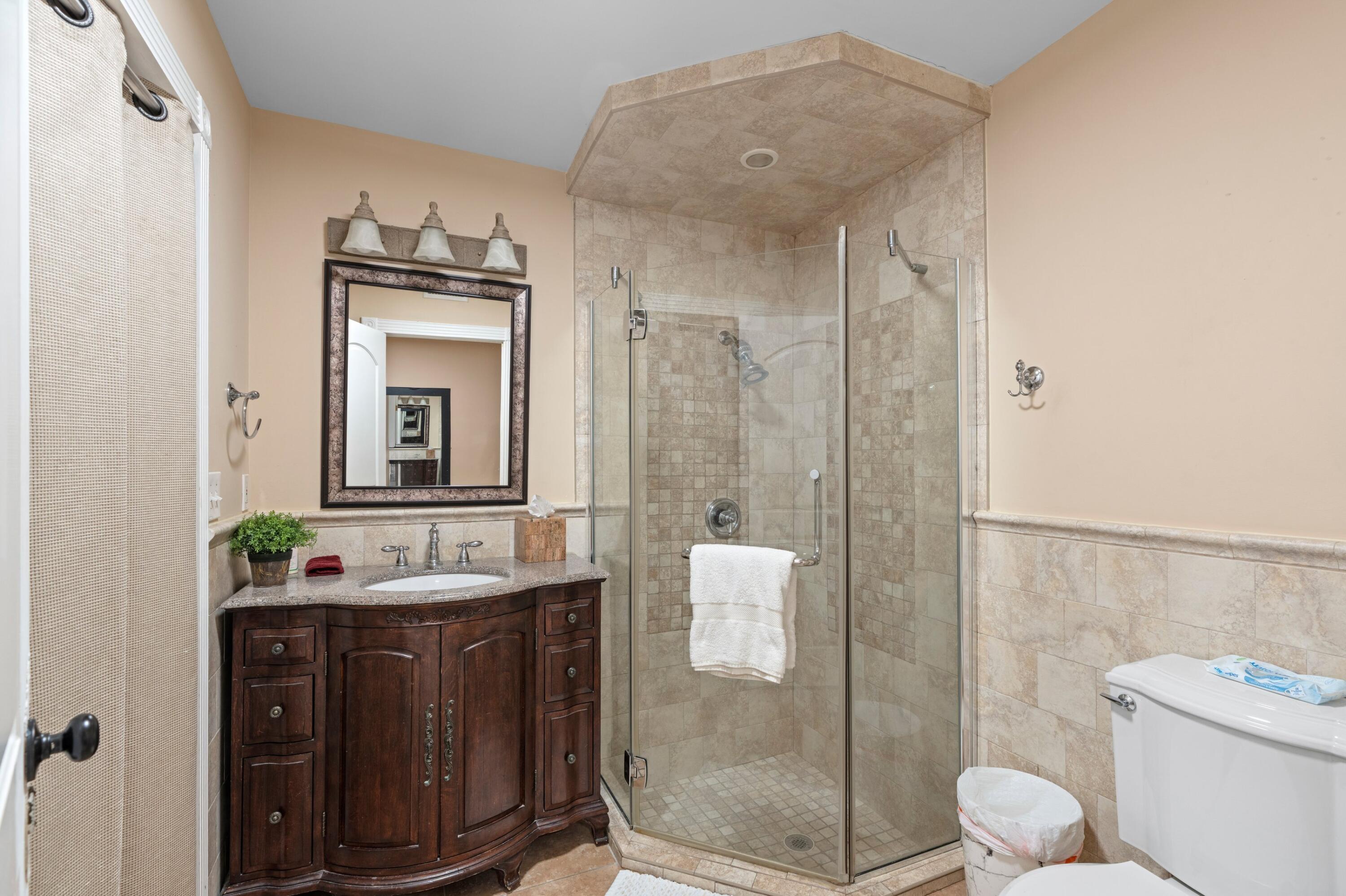SOUTH PALM BEACH ESTATES - Residential