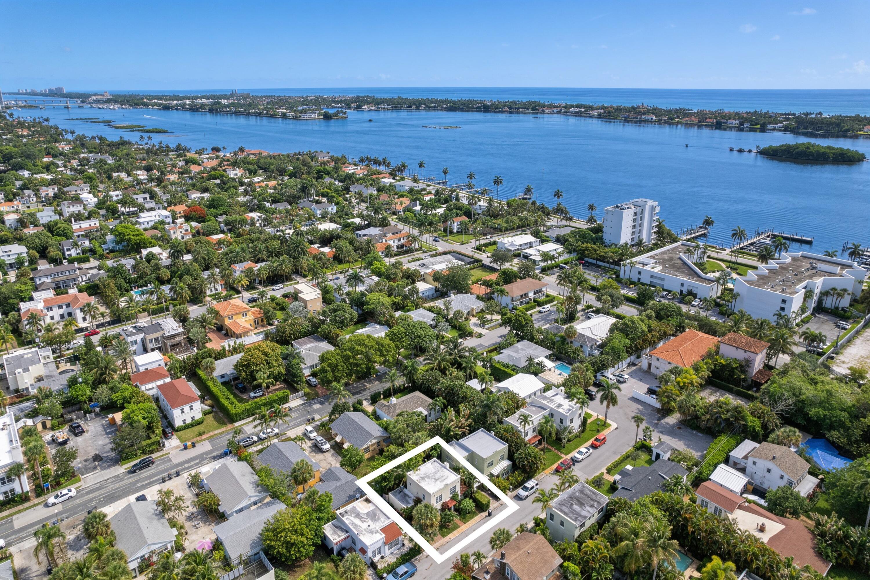 SOUTH PALM BEACH ESTATES - Residential