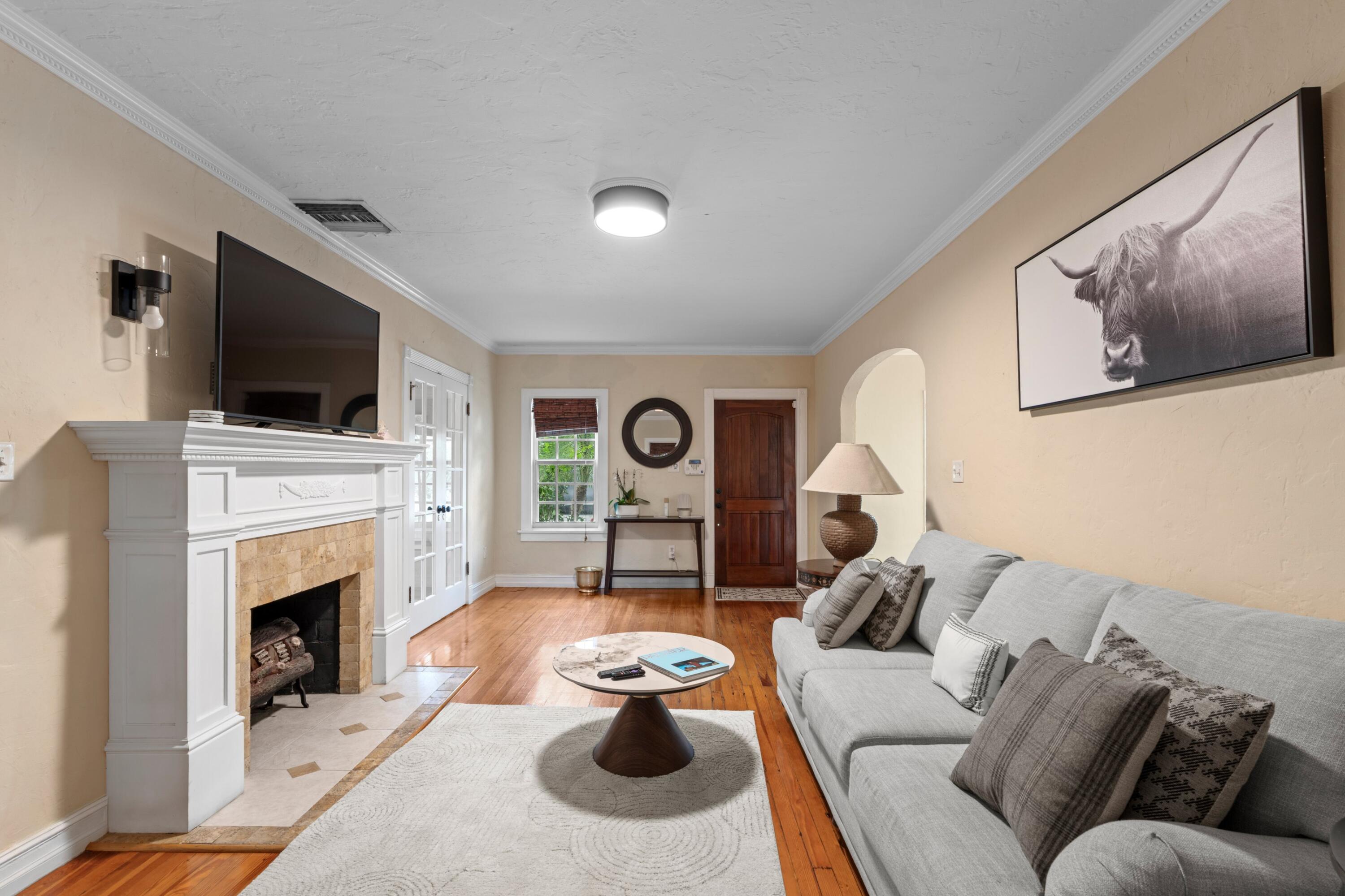 SOUTH PALM BEACH ESTATES - Residential