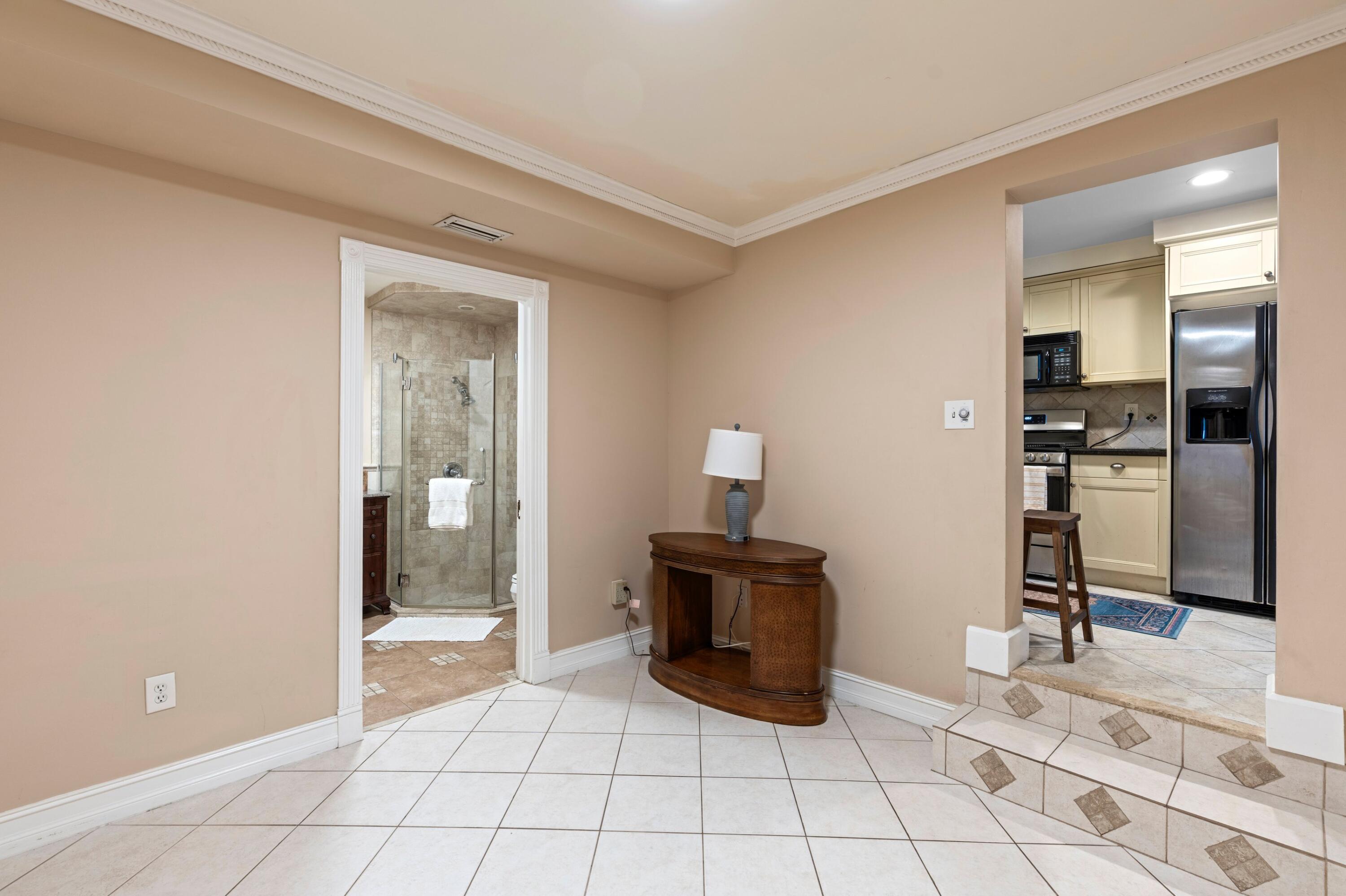 SOUTH PALM BEACH ESTATES - Residential