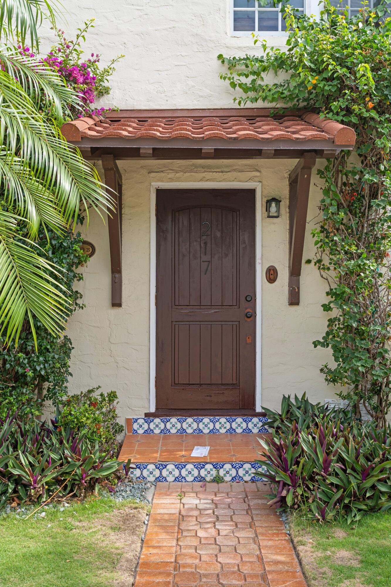 SOUTH PALM BEACH ESTATES - Residential