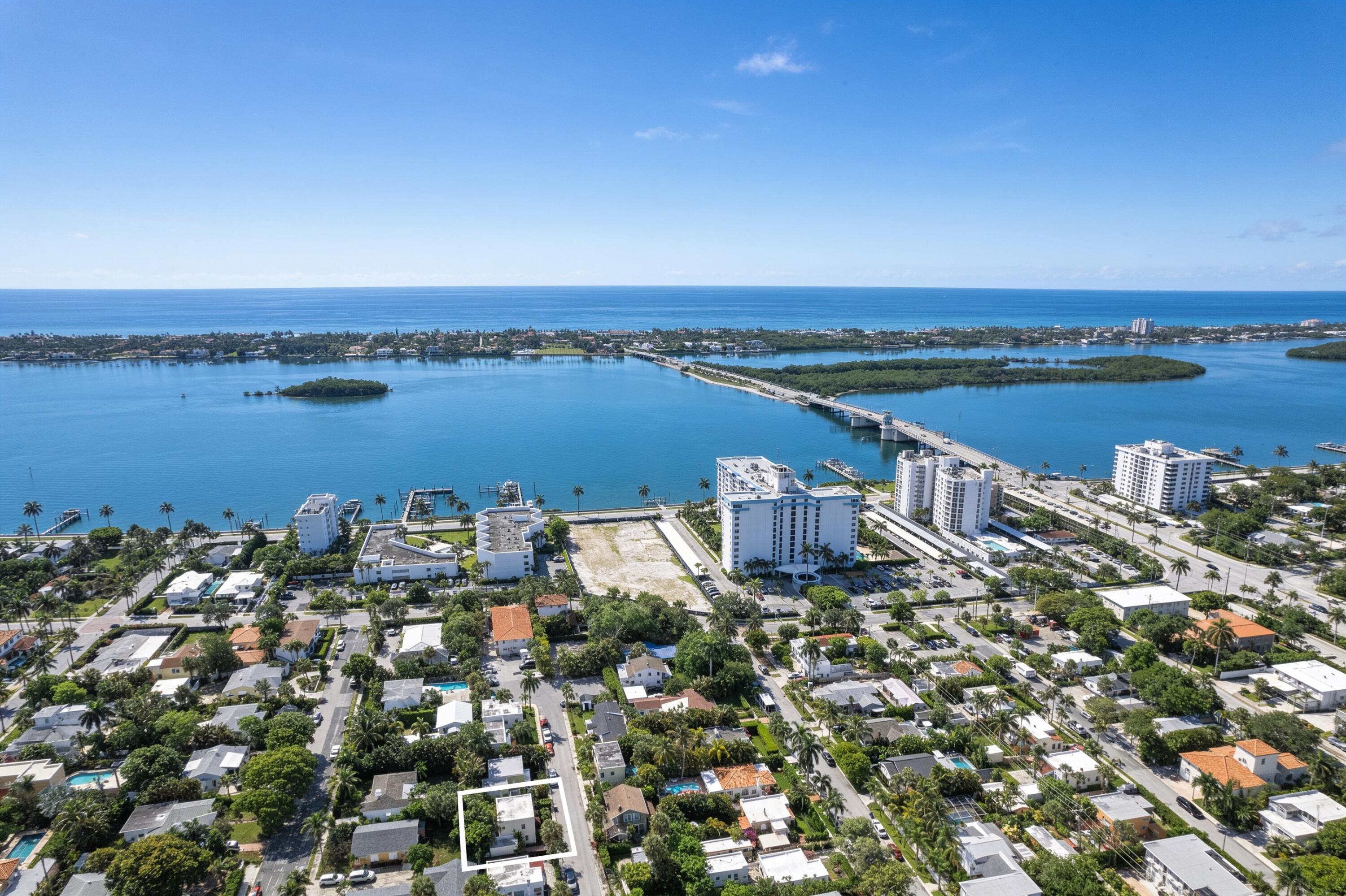 SOUTH PALM BEACH ESTATES - Residential