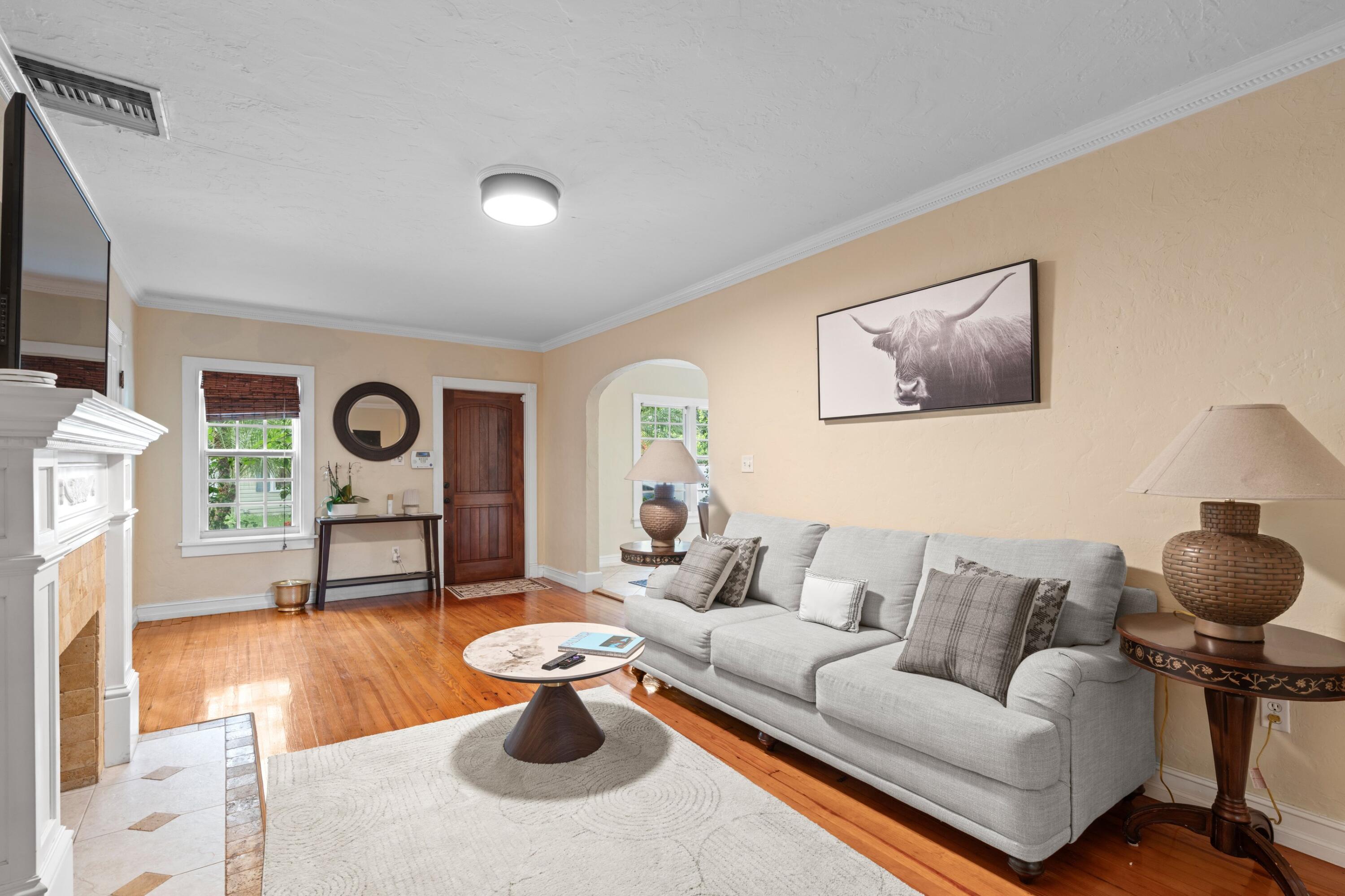 SOUTH PALM BEACH ESTATES - Residential
