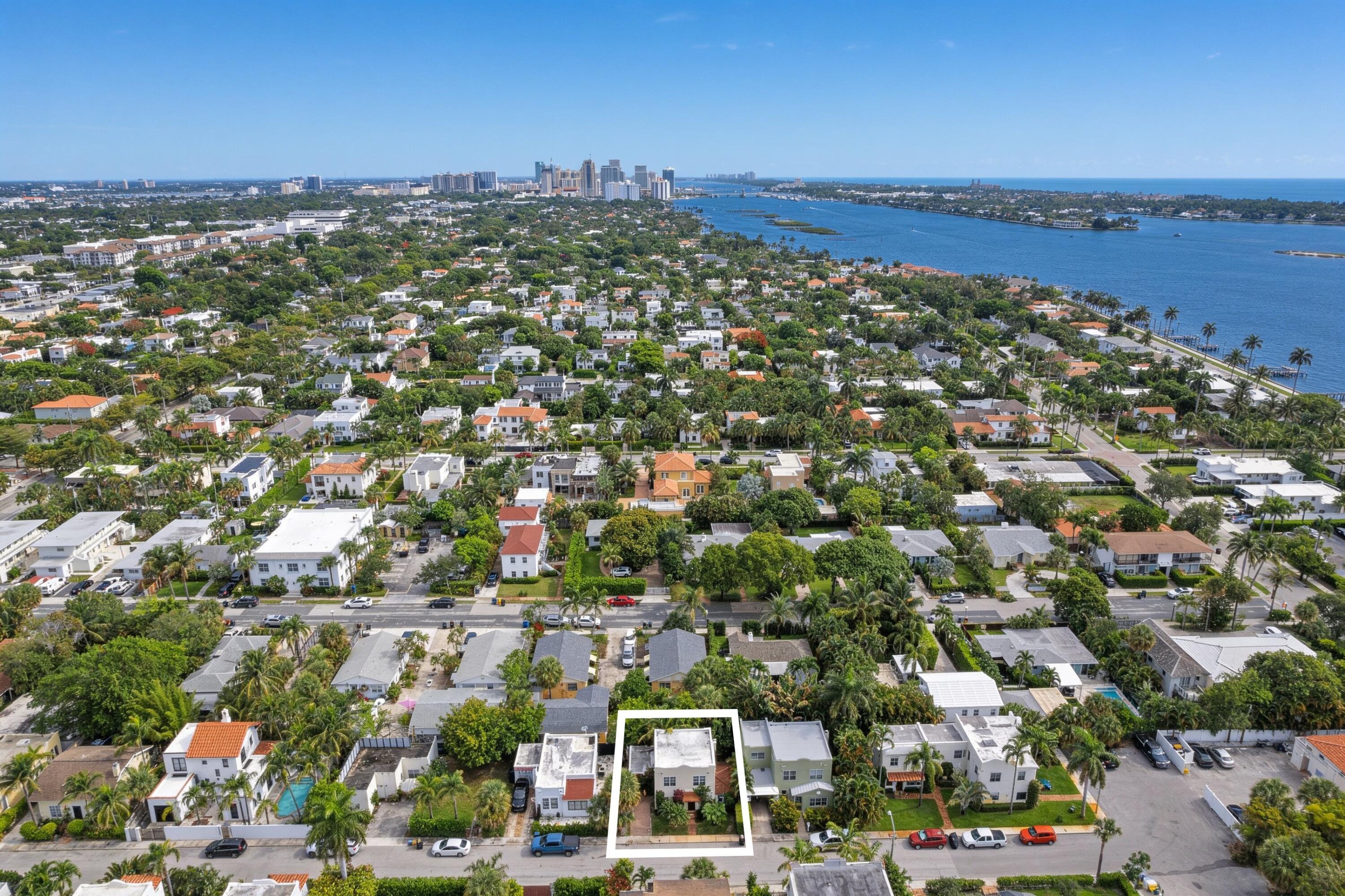 SOUTH PALM BEACH ESTATES - Residential