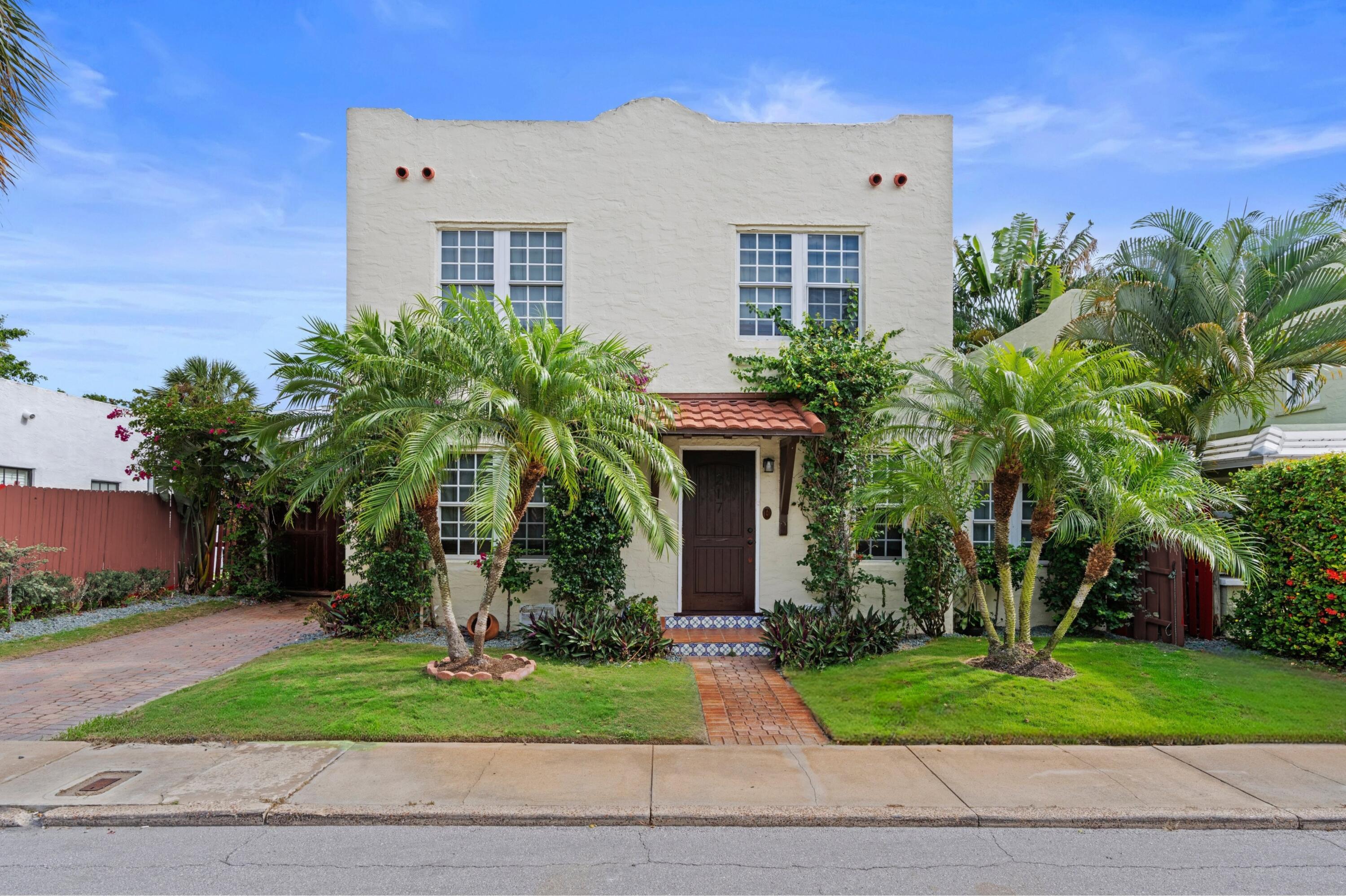 SOUTH PALM BEACH ESTATES - Residential