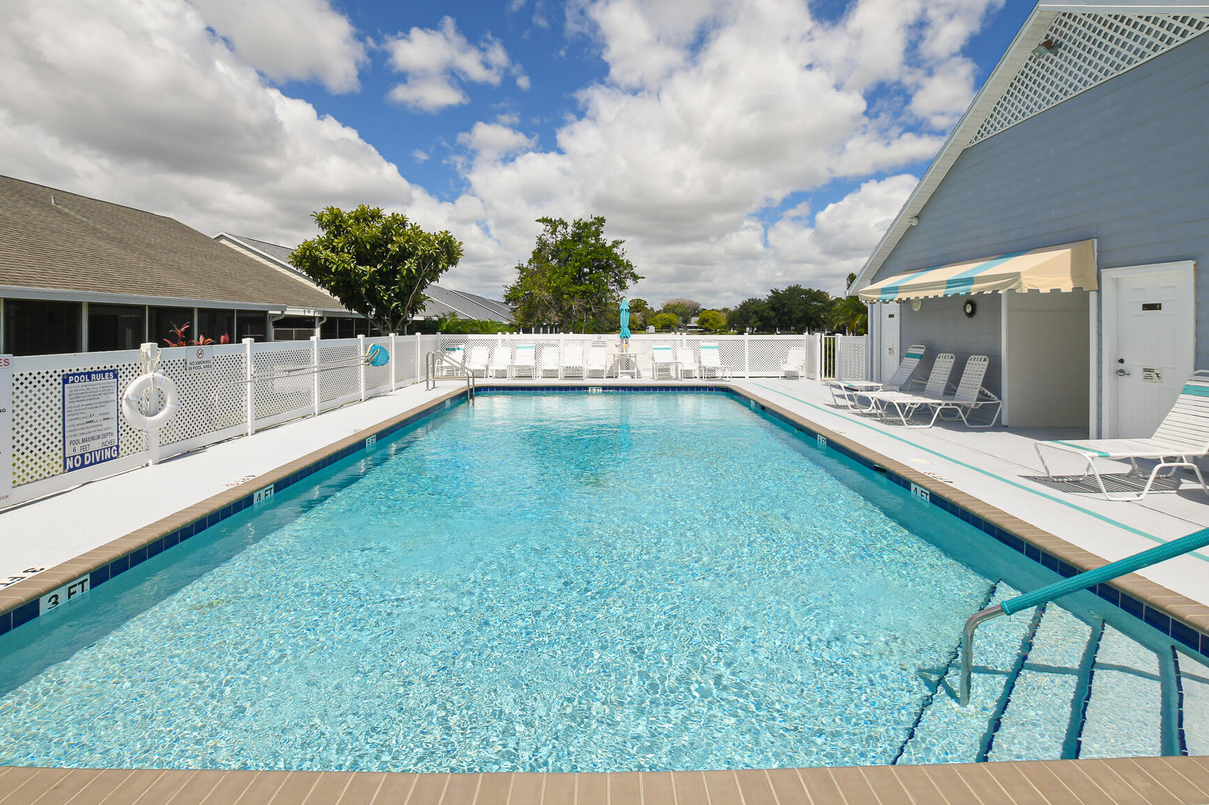 TROPICAL EAST - Residential