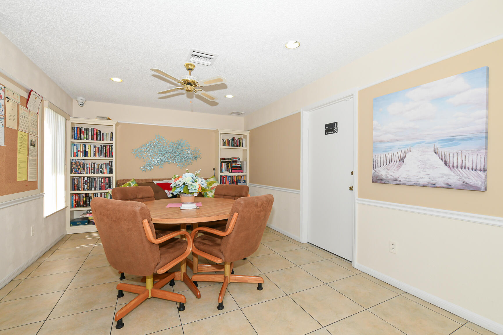 TROPICAL EAST - Residential