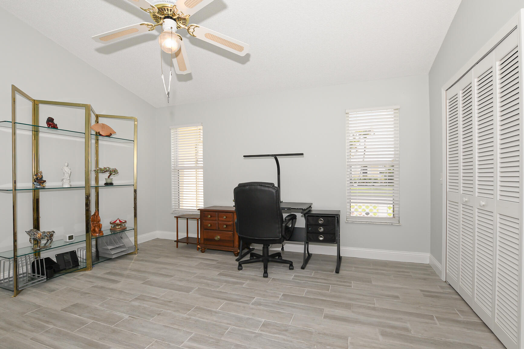 TROPICAL EAST - Residential