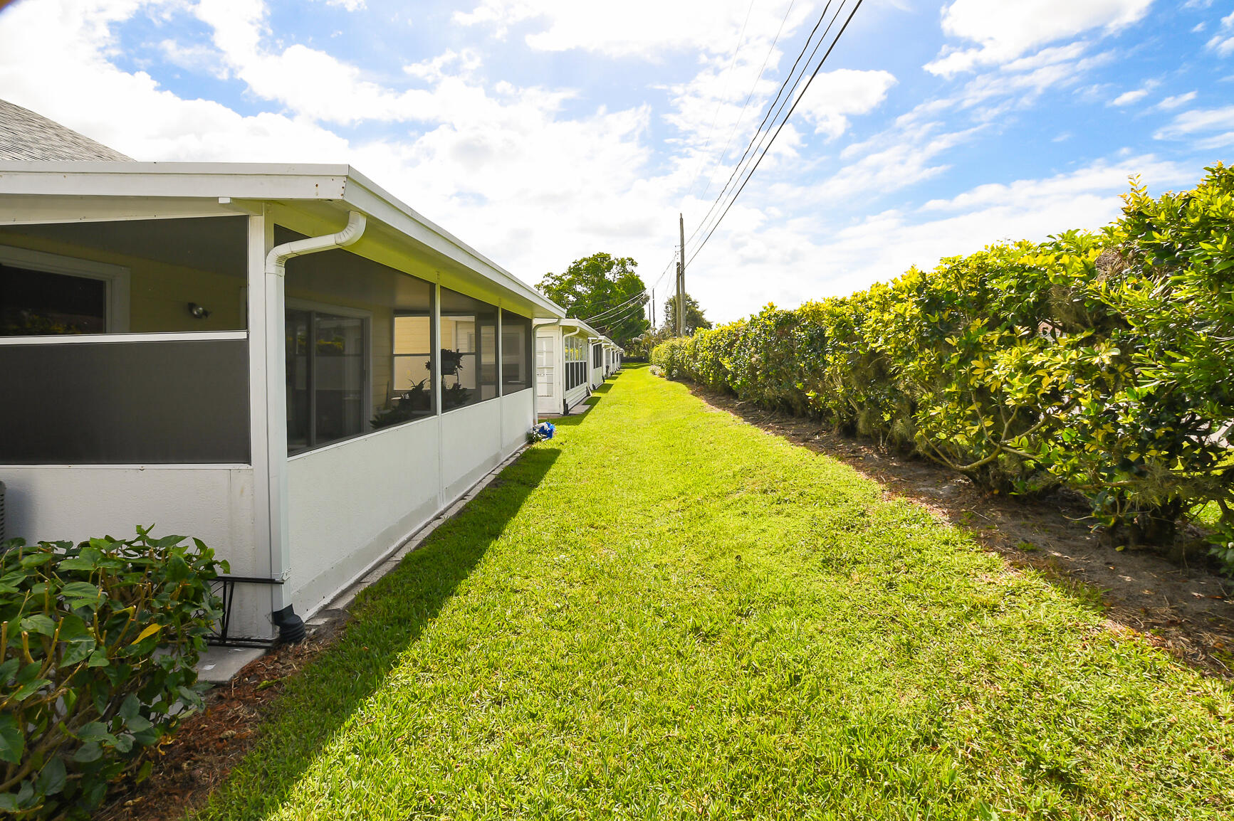 TROPICAL EAST - Residential