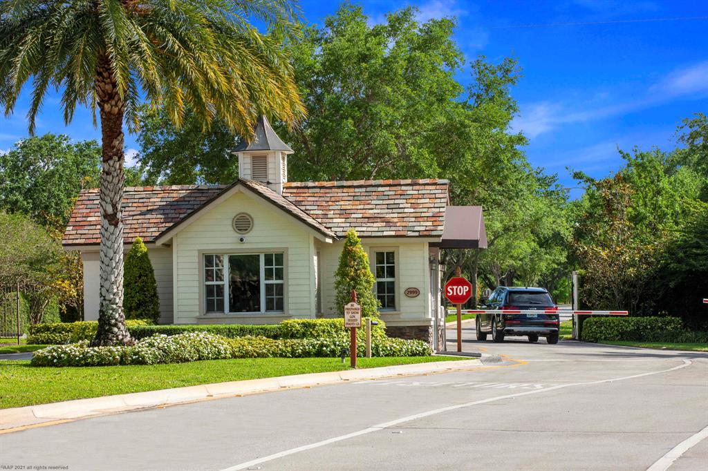 PALM BEACH POINT - Residential