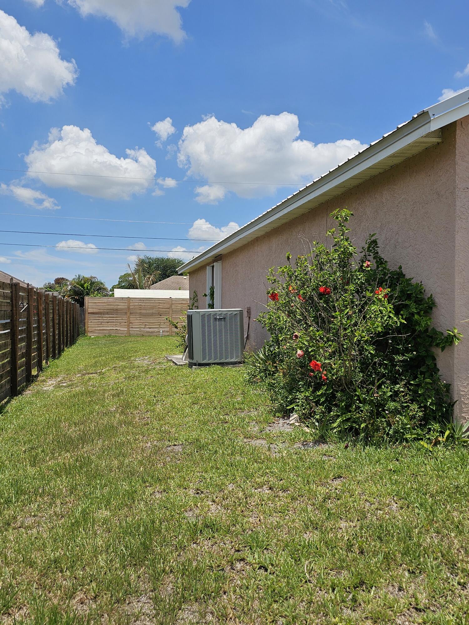 PORT ST LUCIE SECTION 17 - Residential