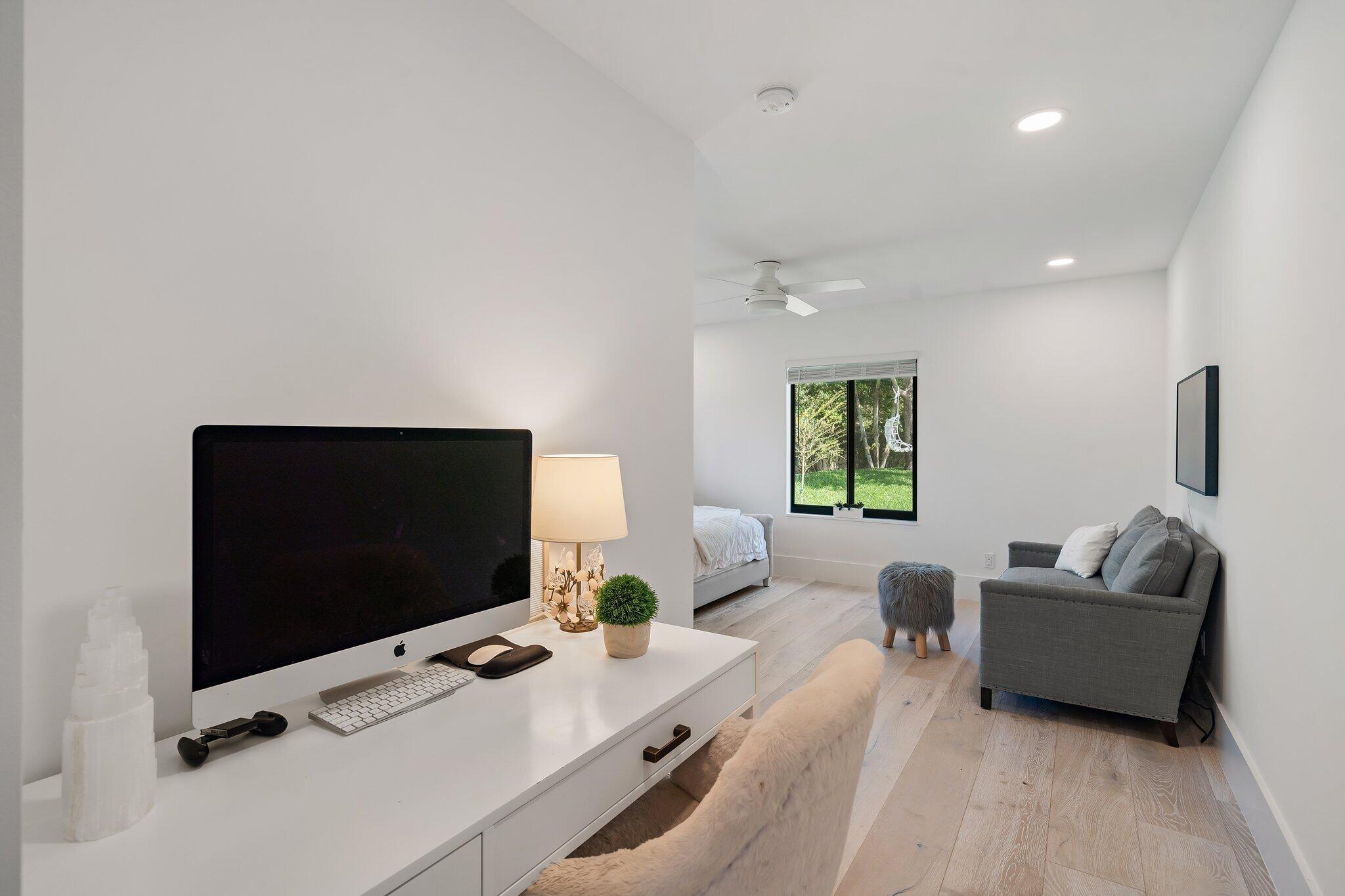 RIVER - Residential