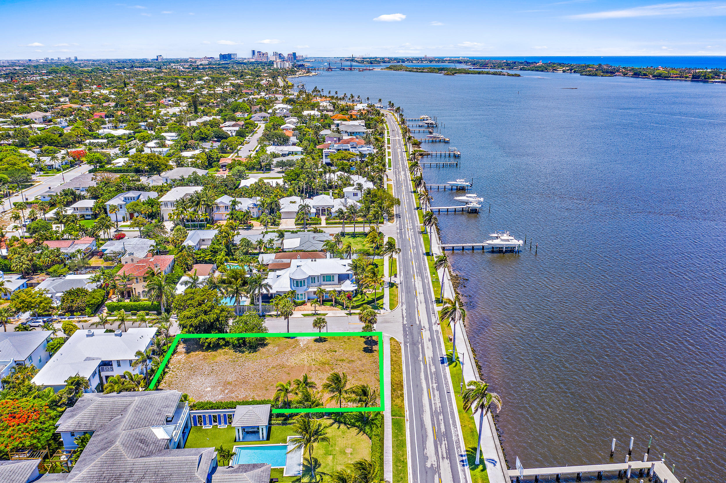 EDGEWATER - Land