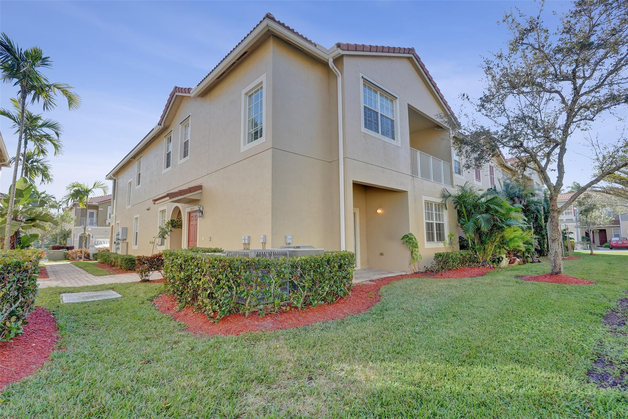 HAMPTON HILLS - Residential