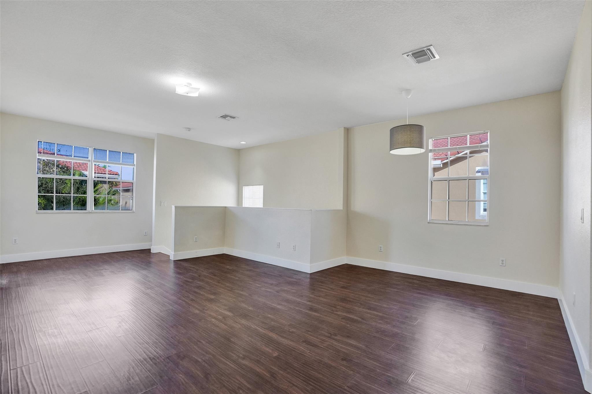 HAMPTON HILLS - Residential