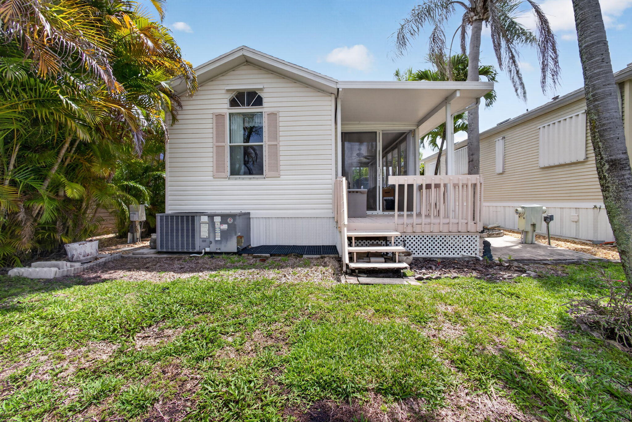 Juno Ocean Walk - Residential