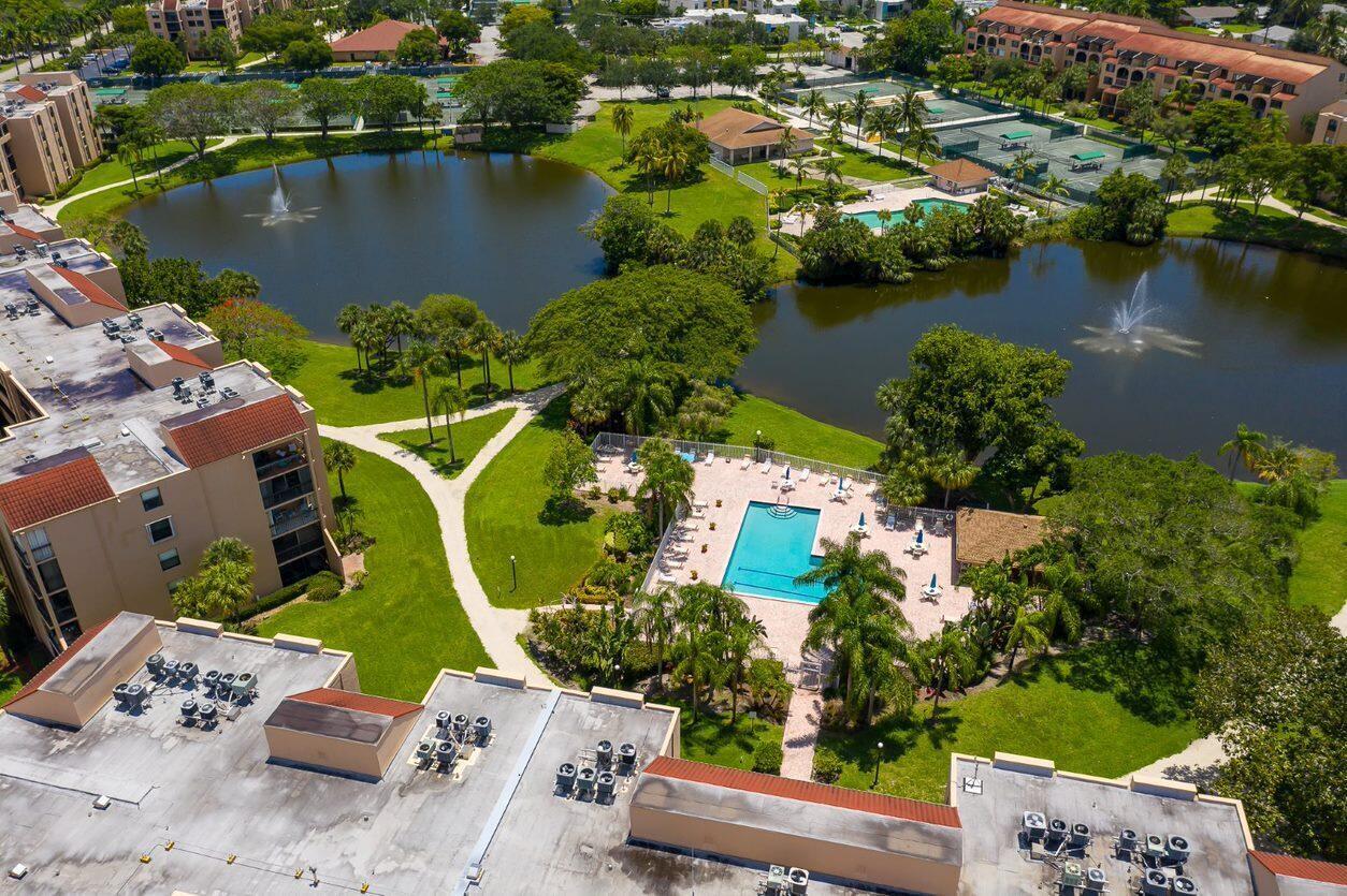 LAVERS DELRAY RACQUET CLUB CONDO - Residential Lease