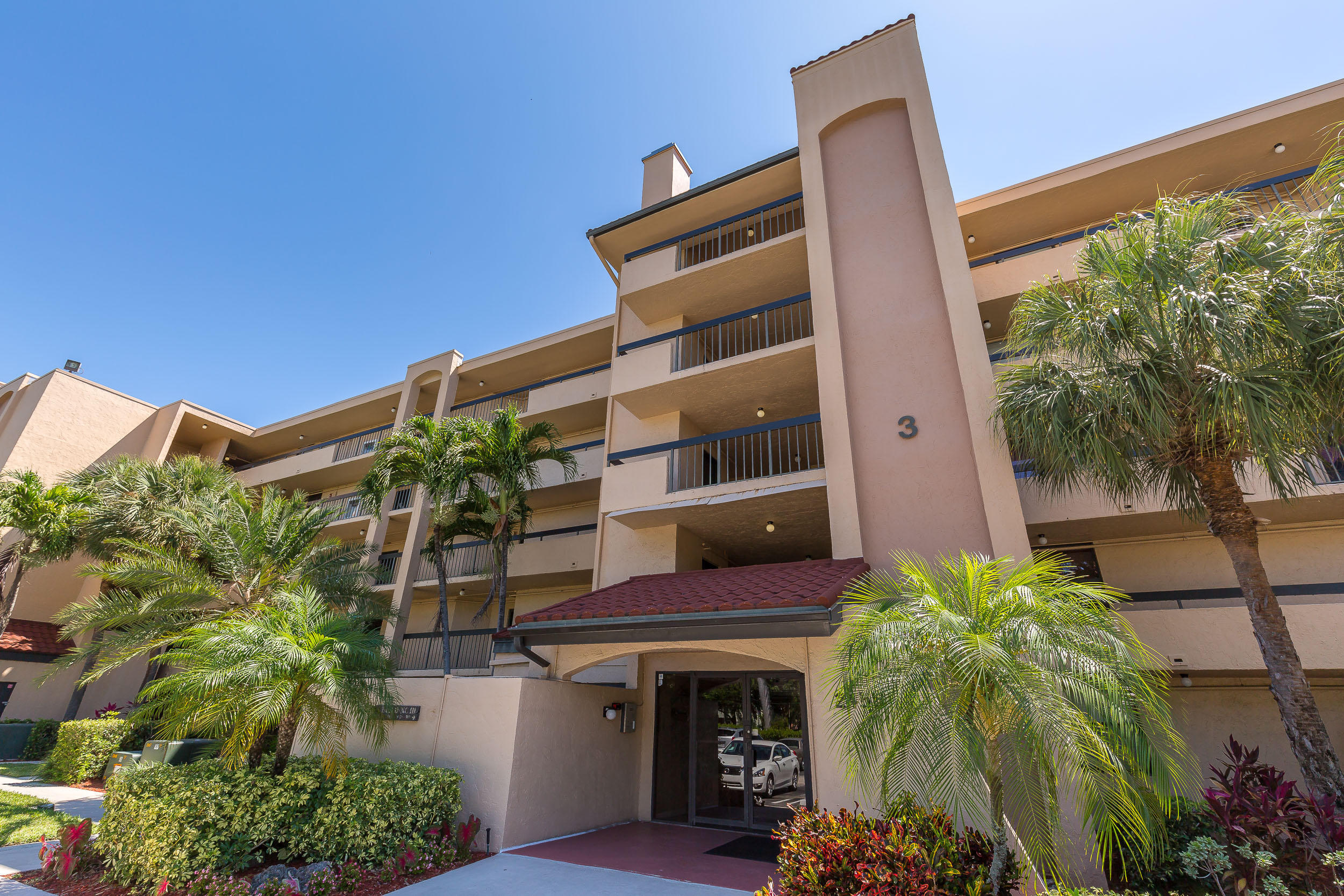 LAVERS DELRAY RACQUET CLUB CONDO - Residential Lease
