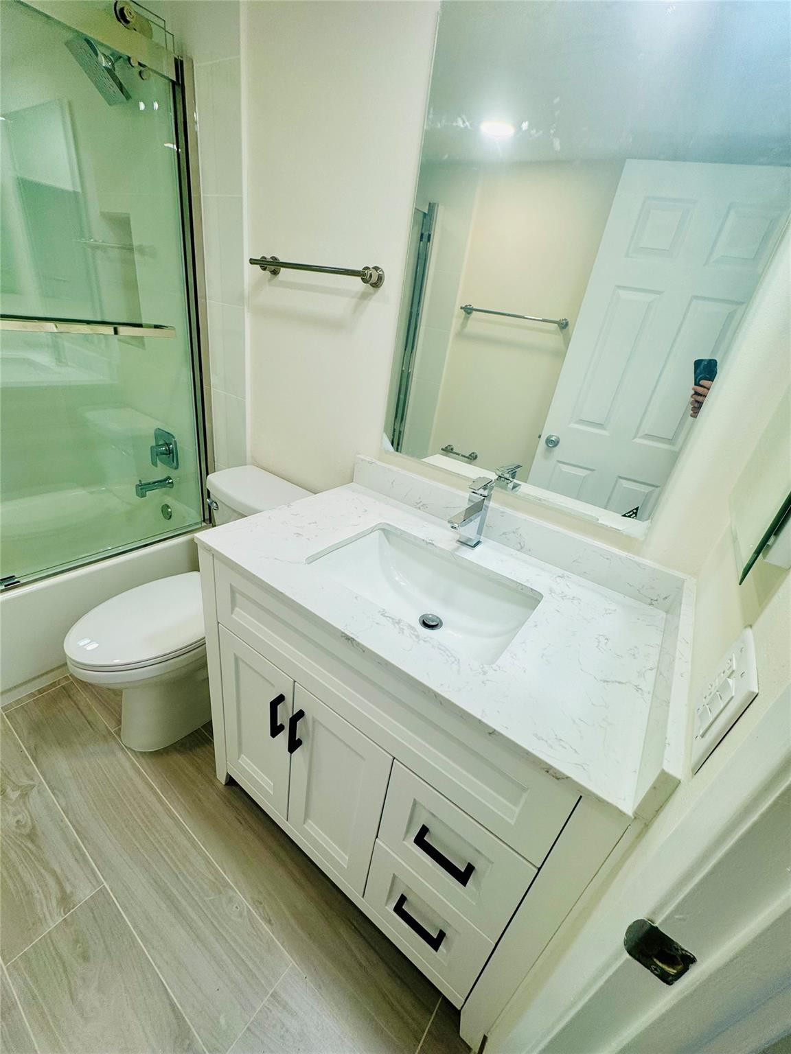 RACQUET CLUB - Residential Lease