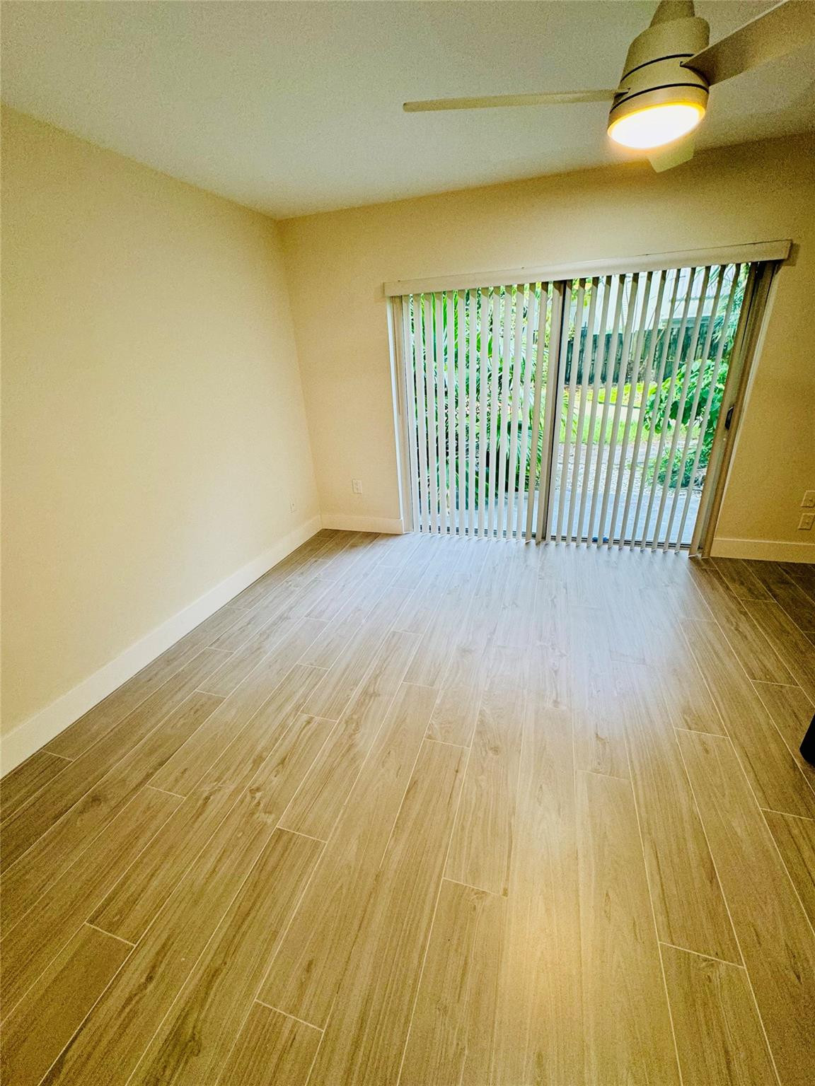 RACQUET CLUB - Residential Lease