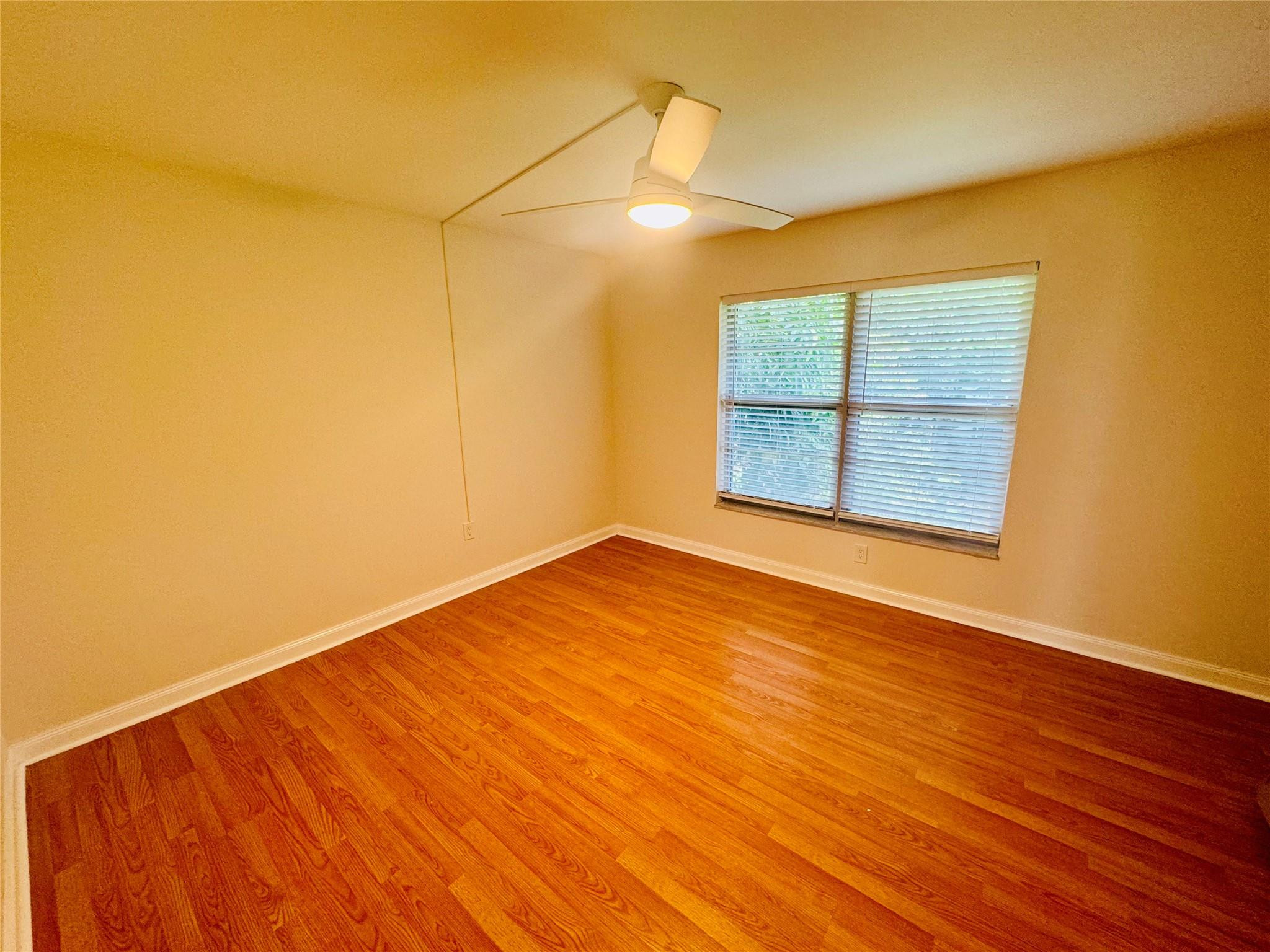 RACQUET CLUB - Residential Lease