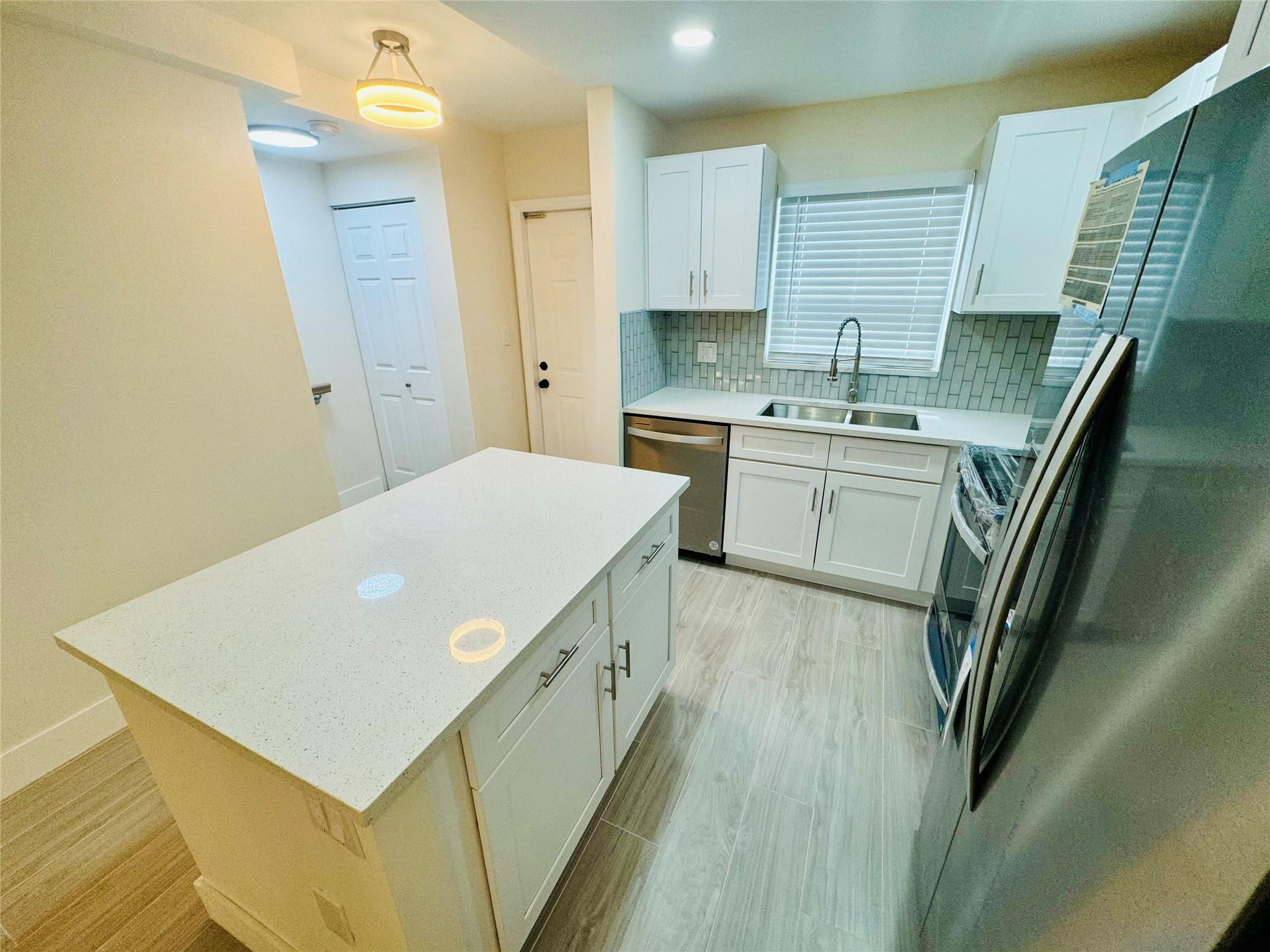 RACQUET CLUB - Residential Lease