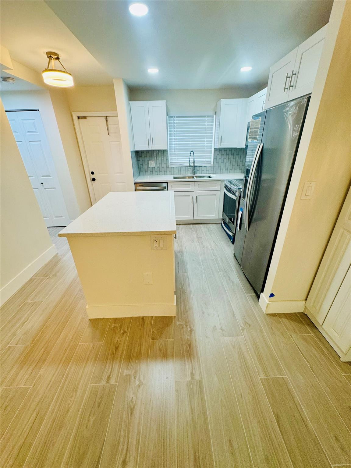 RACQUET CLUB - Residential Lease