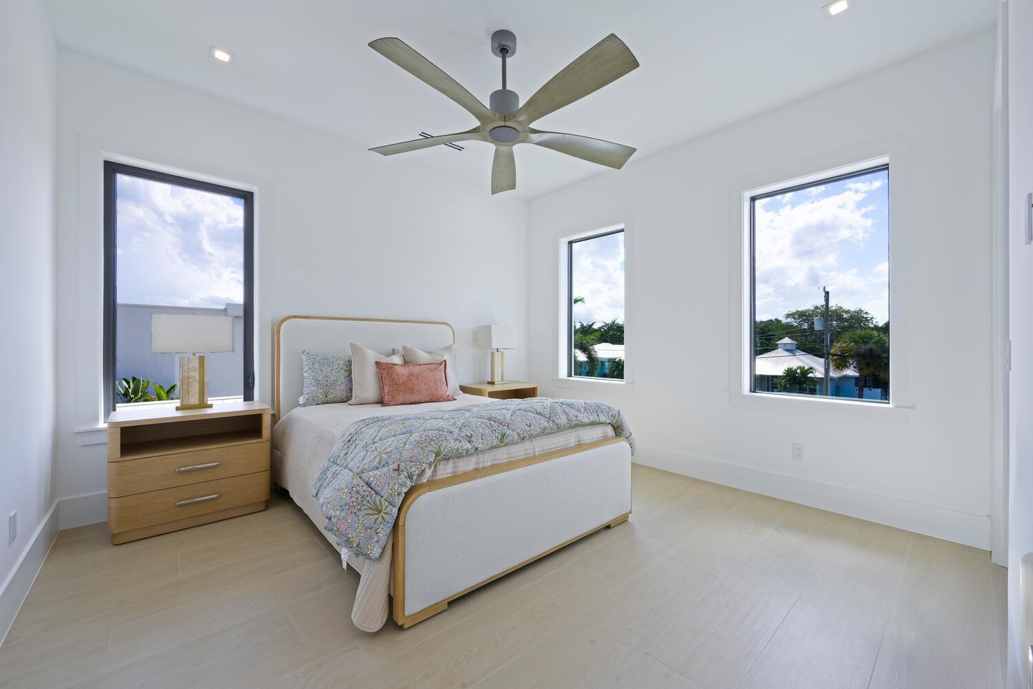 PIRATES COVE - Residential