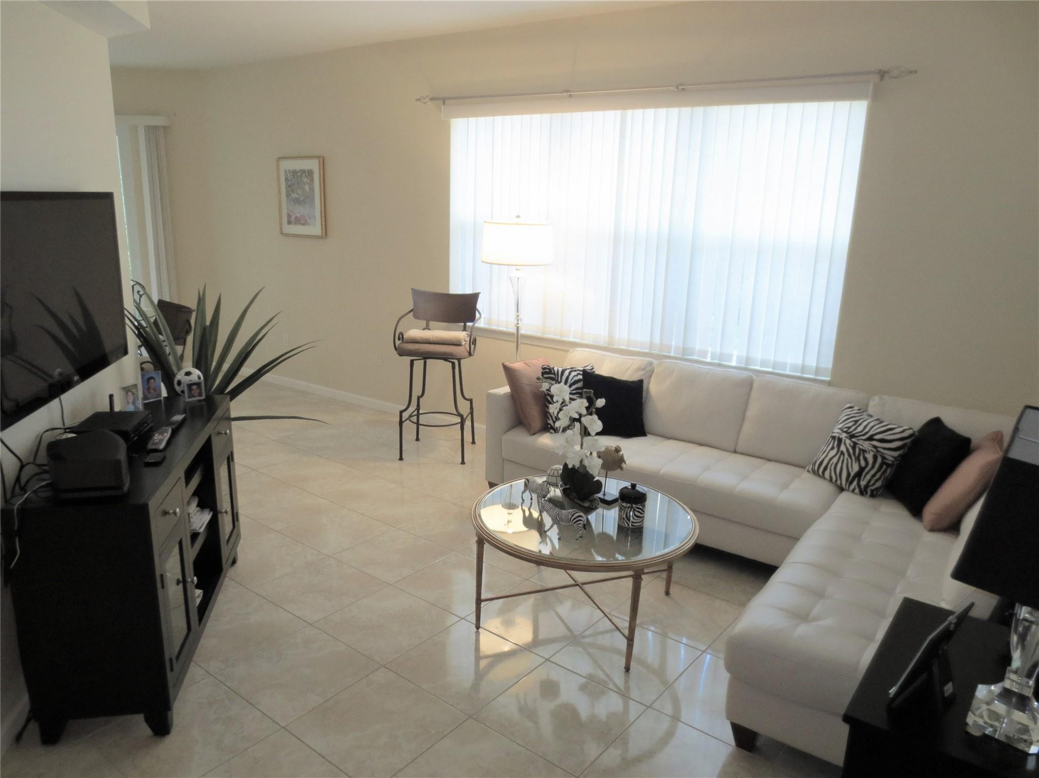 OCEAN WALK VILLAS CONDO - Residential
