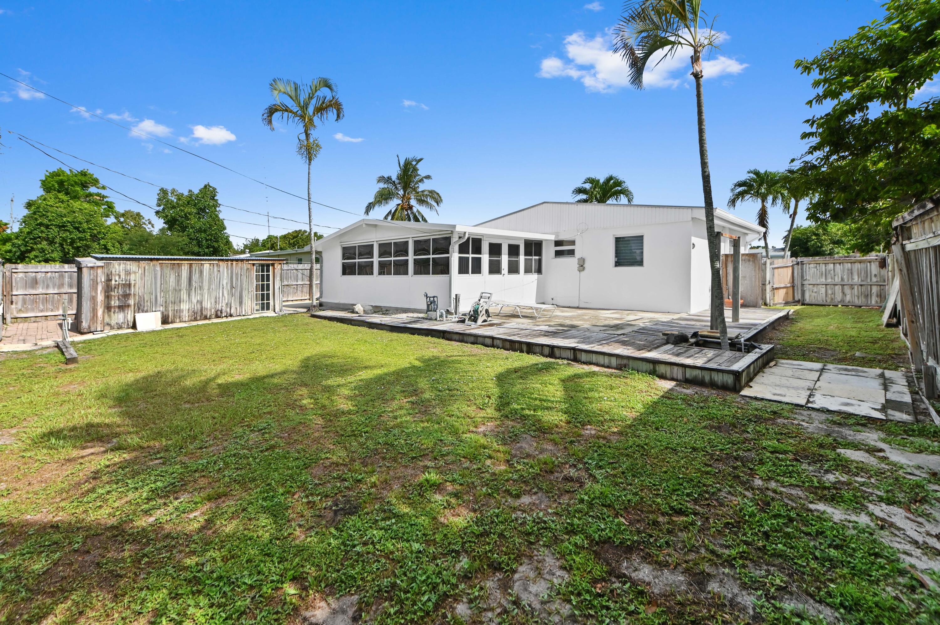 SEMINOLE MANOR 2 - Residential