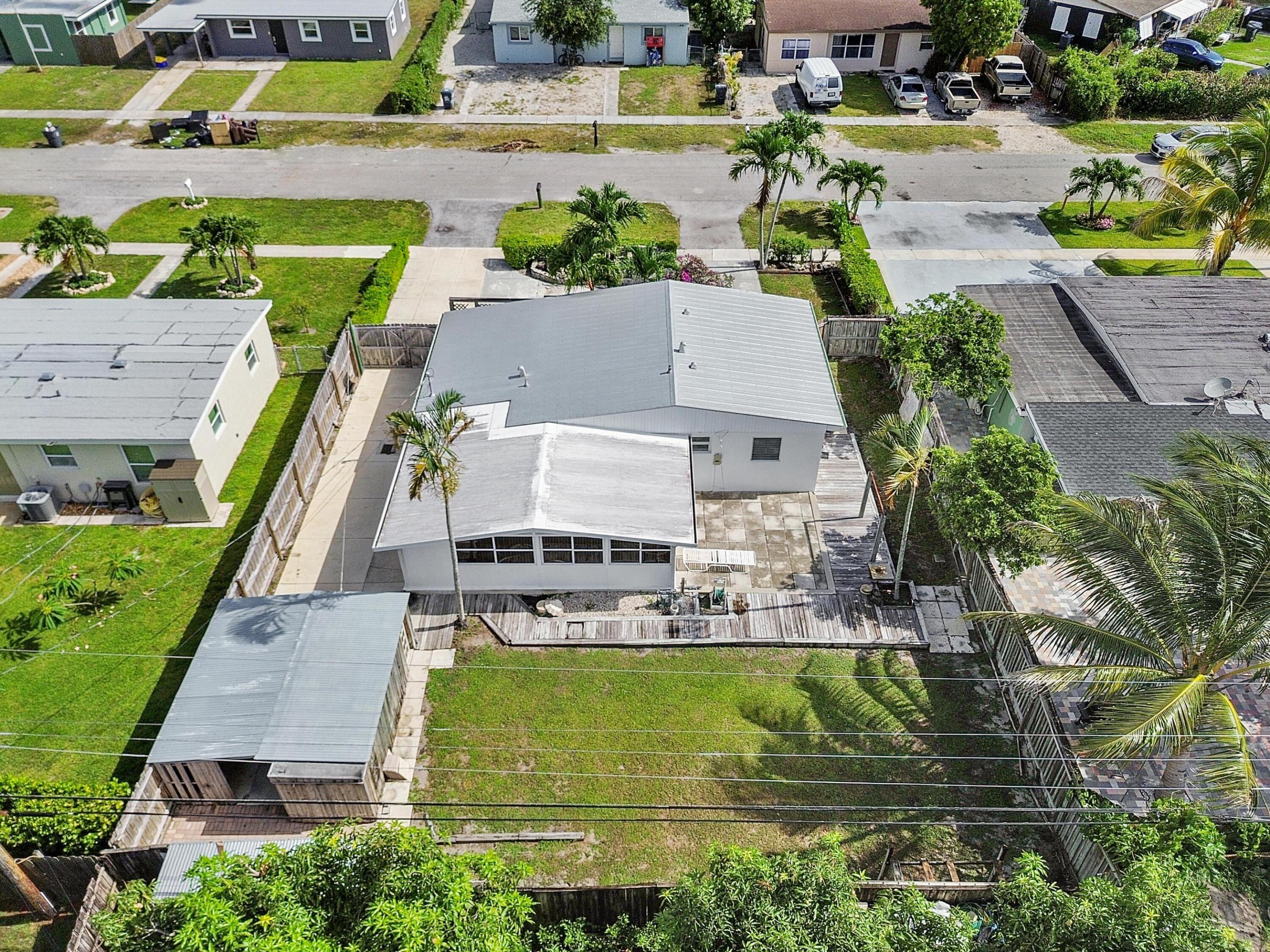 SEMINOLE MANOR 2 - Residential