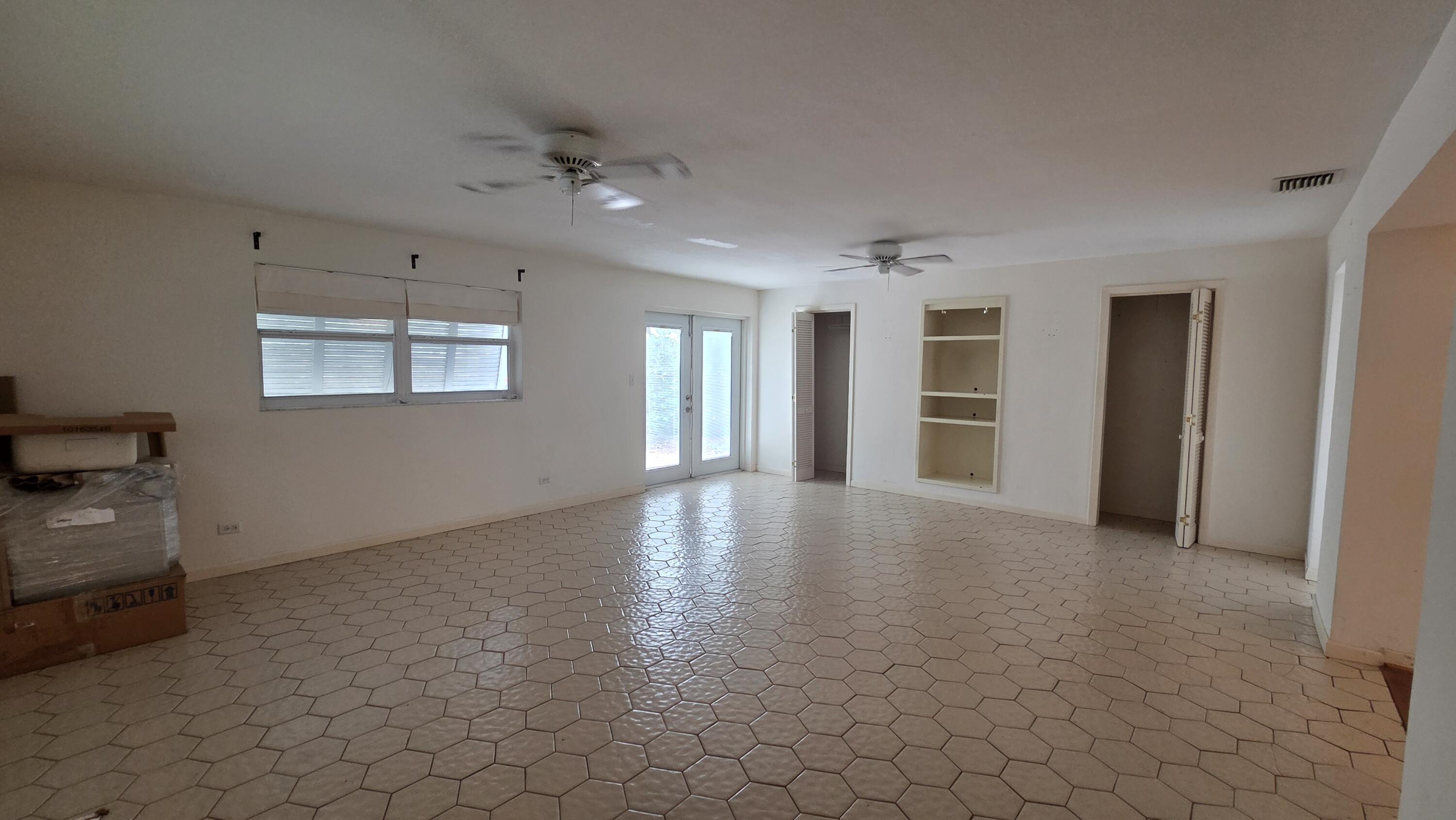 HOLLYWOOD HEIGHTS ADD SEC ONE - Residential